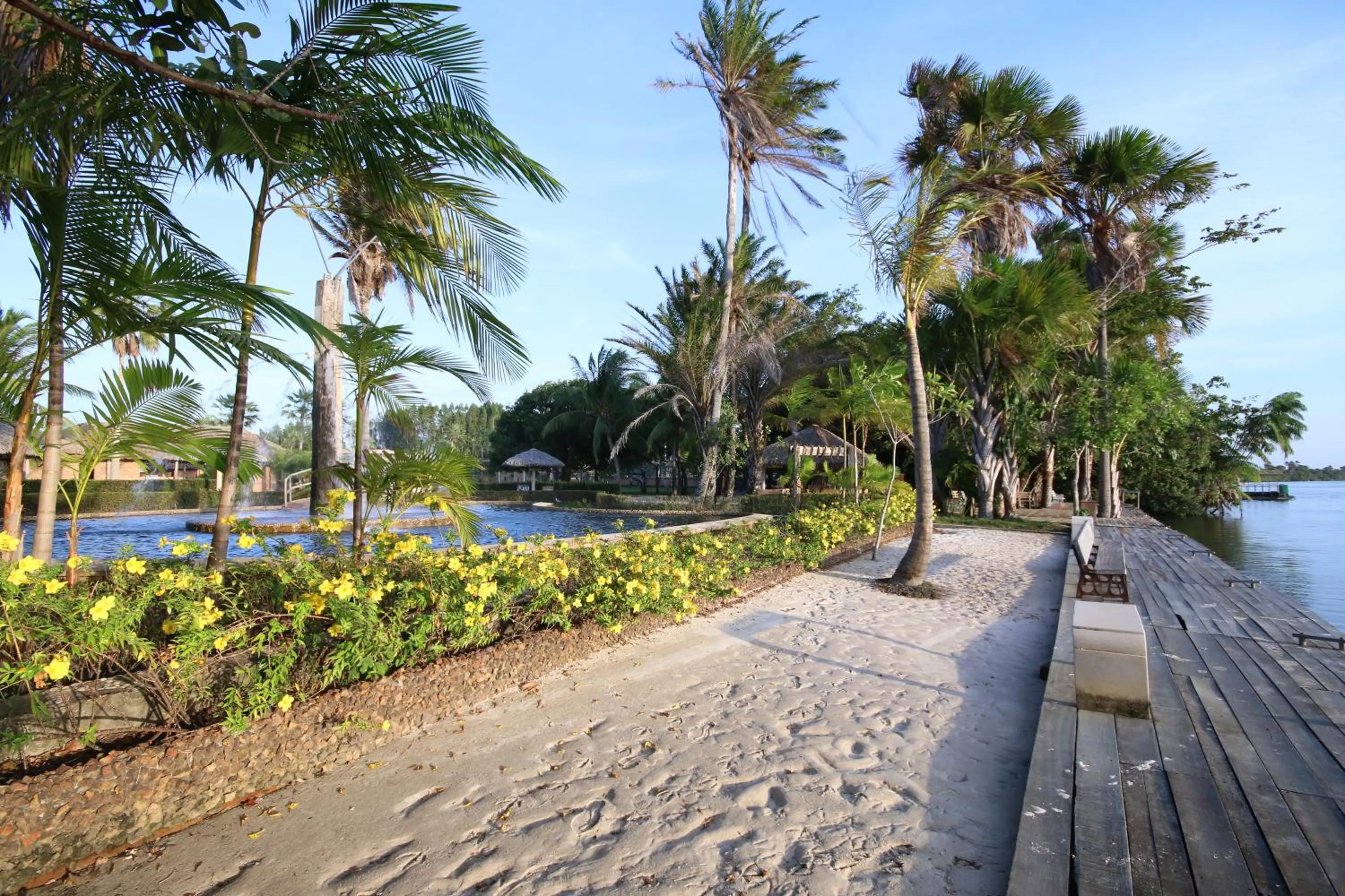 Beach in Porto Preguiças Resort