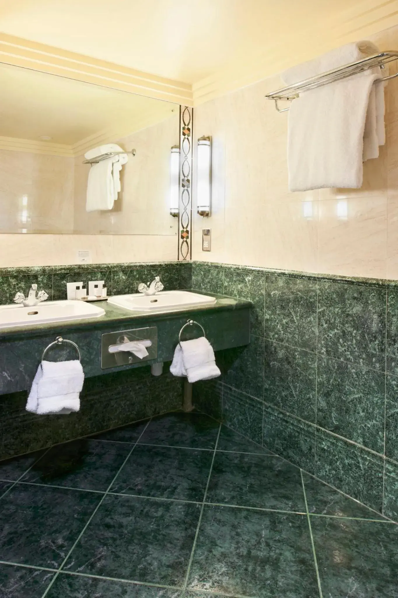 Standard Double Room with Two Double Beds - Disability Access in Crowne Plaza Liverpool - John Lennon Airport by IHG Standard Double Room with Two Double Beds - Disability Access in Crowne Plaza Liverpool - John Lennon Airport by IHG