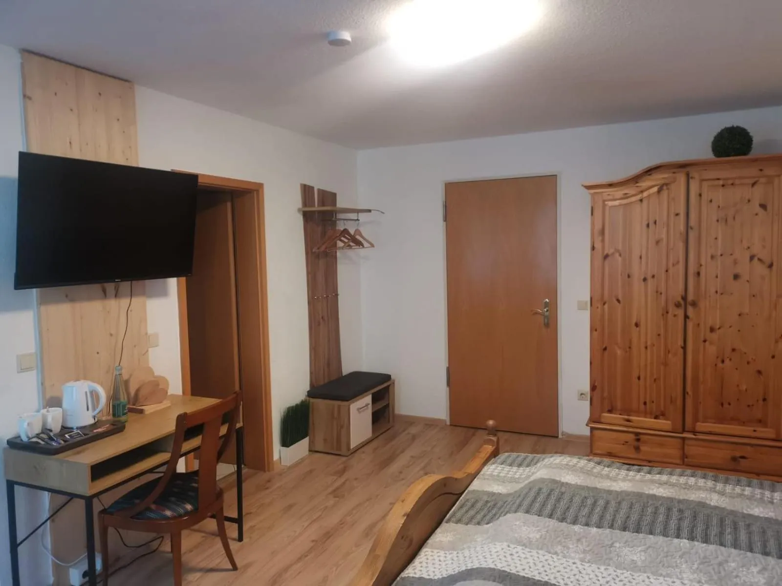 Photo of the whole room, Bed in Wild West Hotel