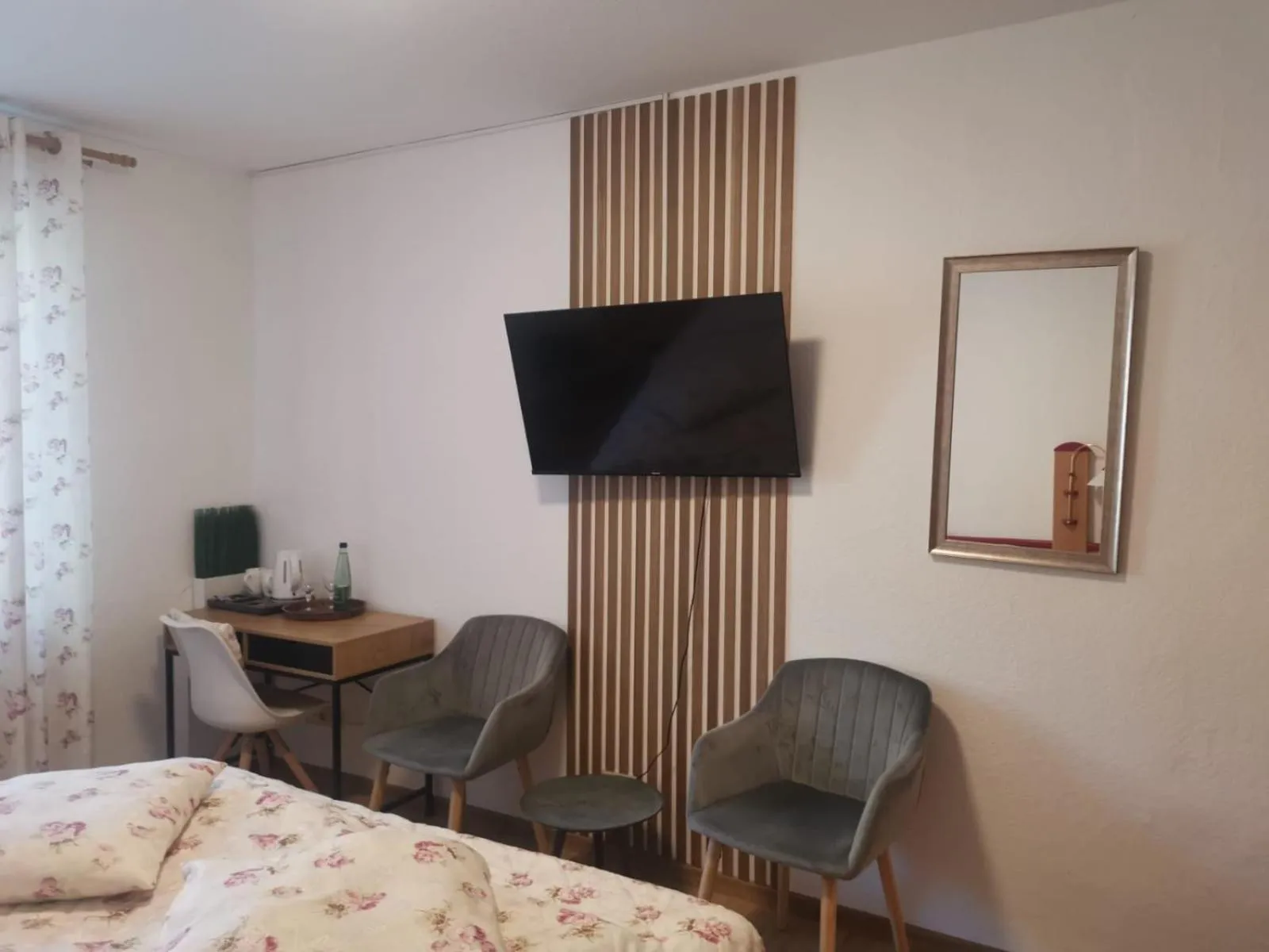 TV and multimedia, Bed in Wild West Hotel