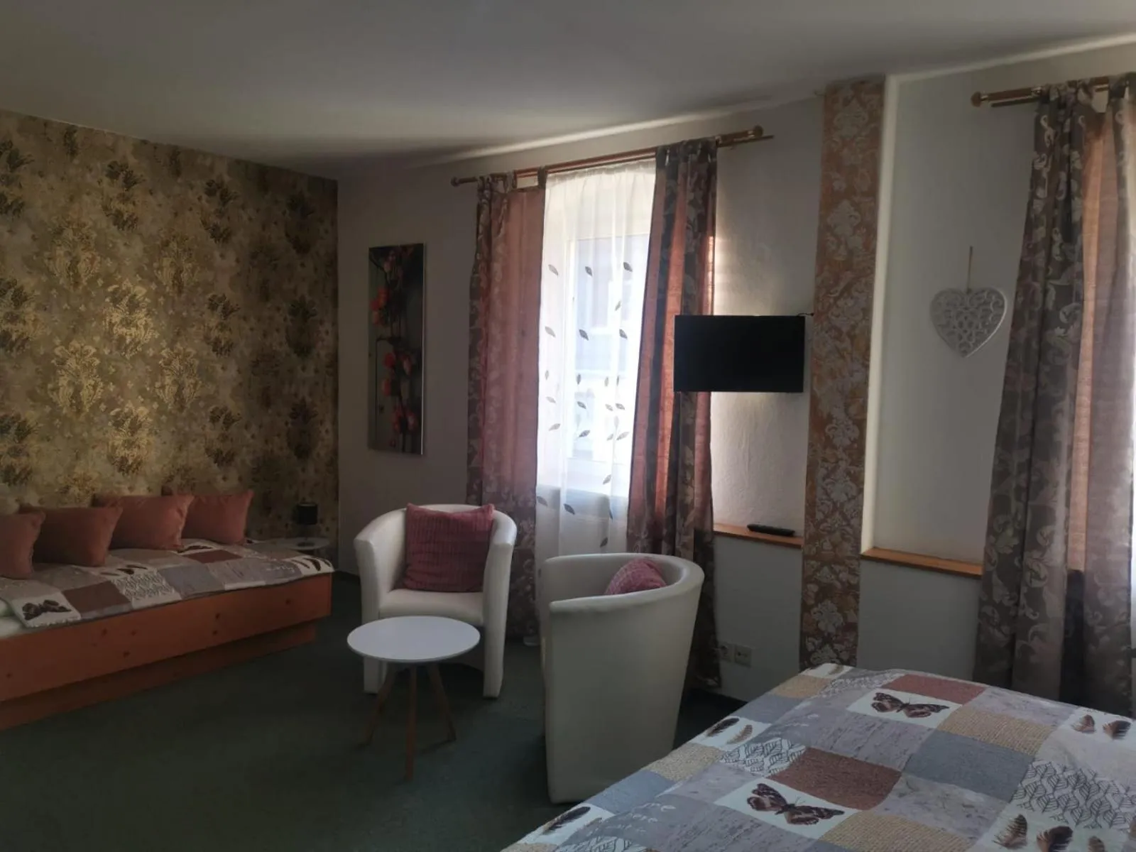 Photo of the whole room, Bed in Wild West Hotel