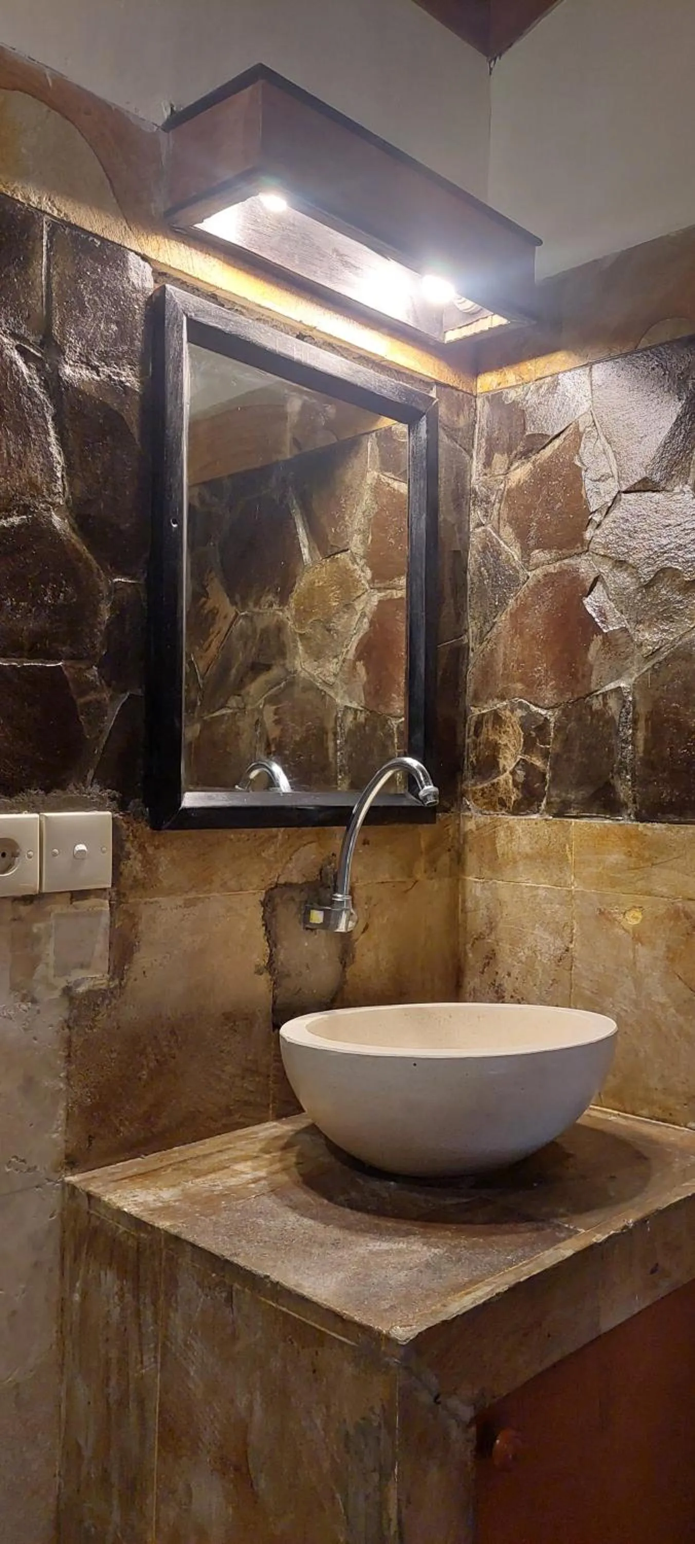 Shower in Hotel Sanur Indah