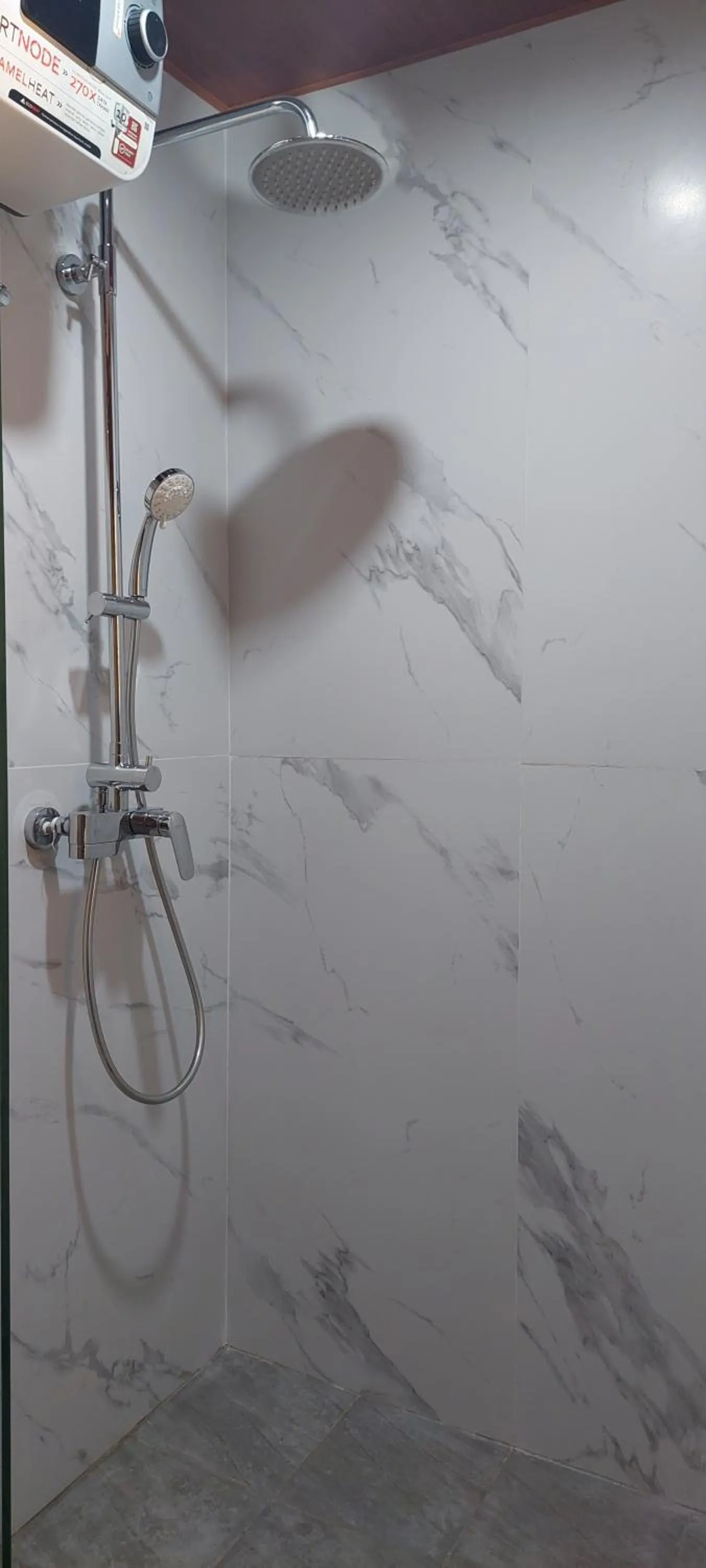 Shower in Hotel Sanur Indah