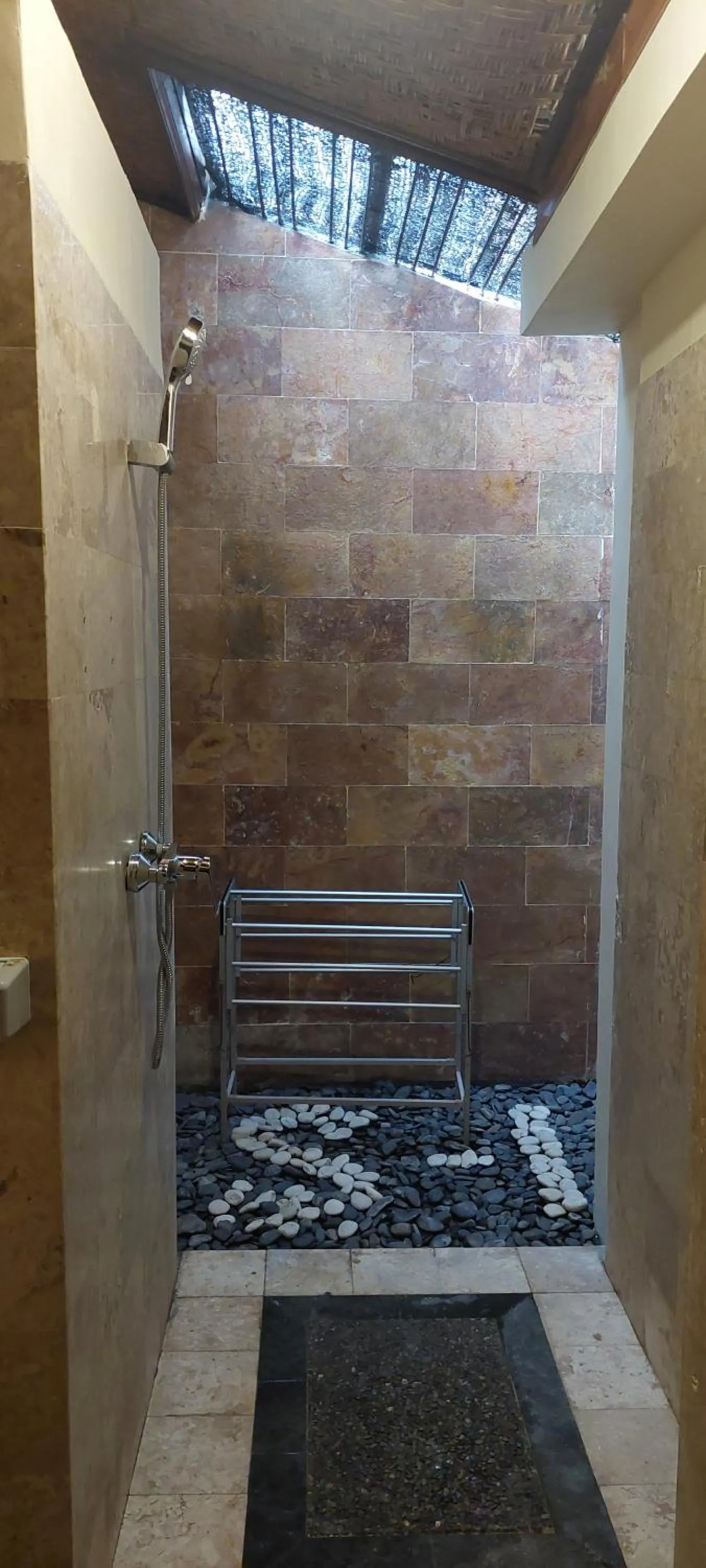 Shower in Hotel Sanur Indah