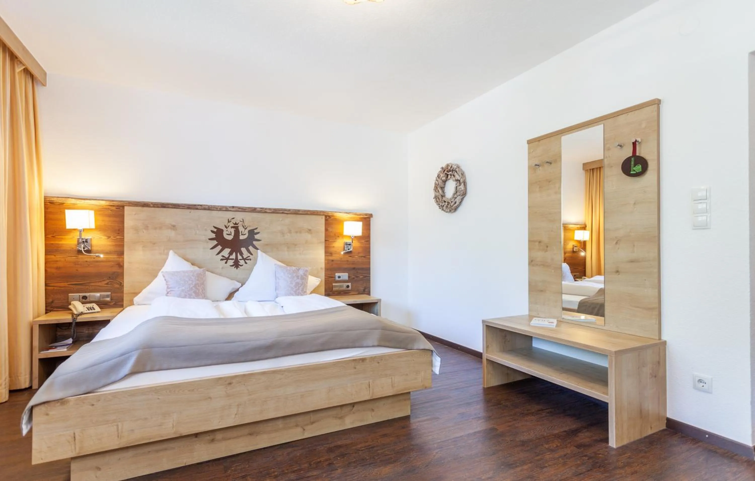 Bedroom, Bed in Hotel Stern