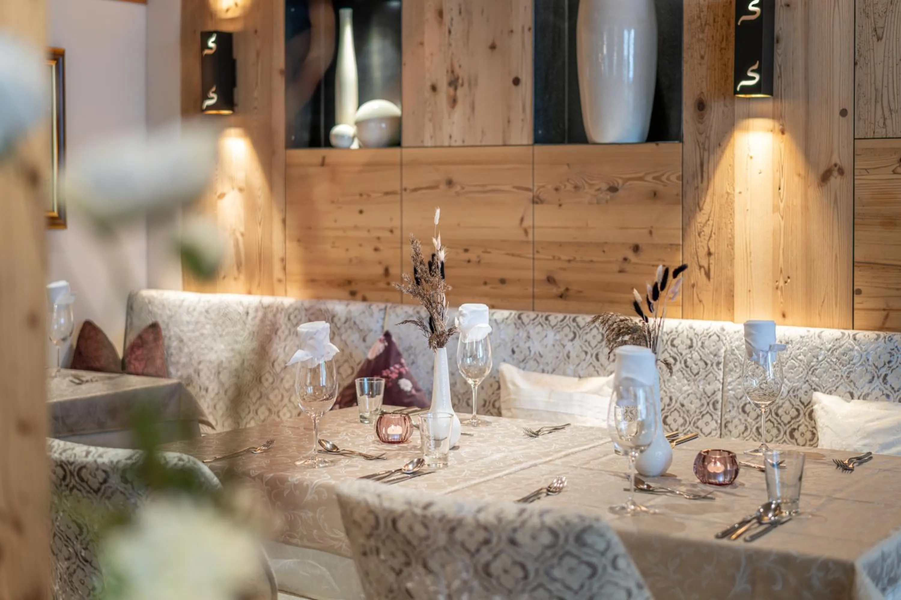 Restaurant/places to eat in Hotel Stern