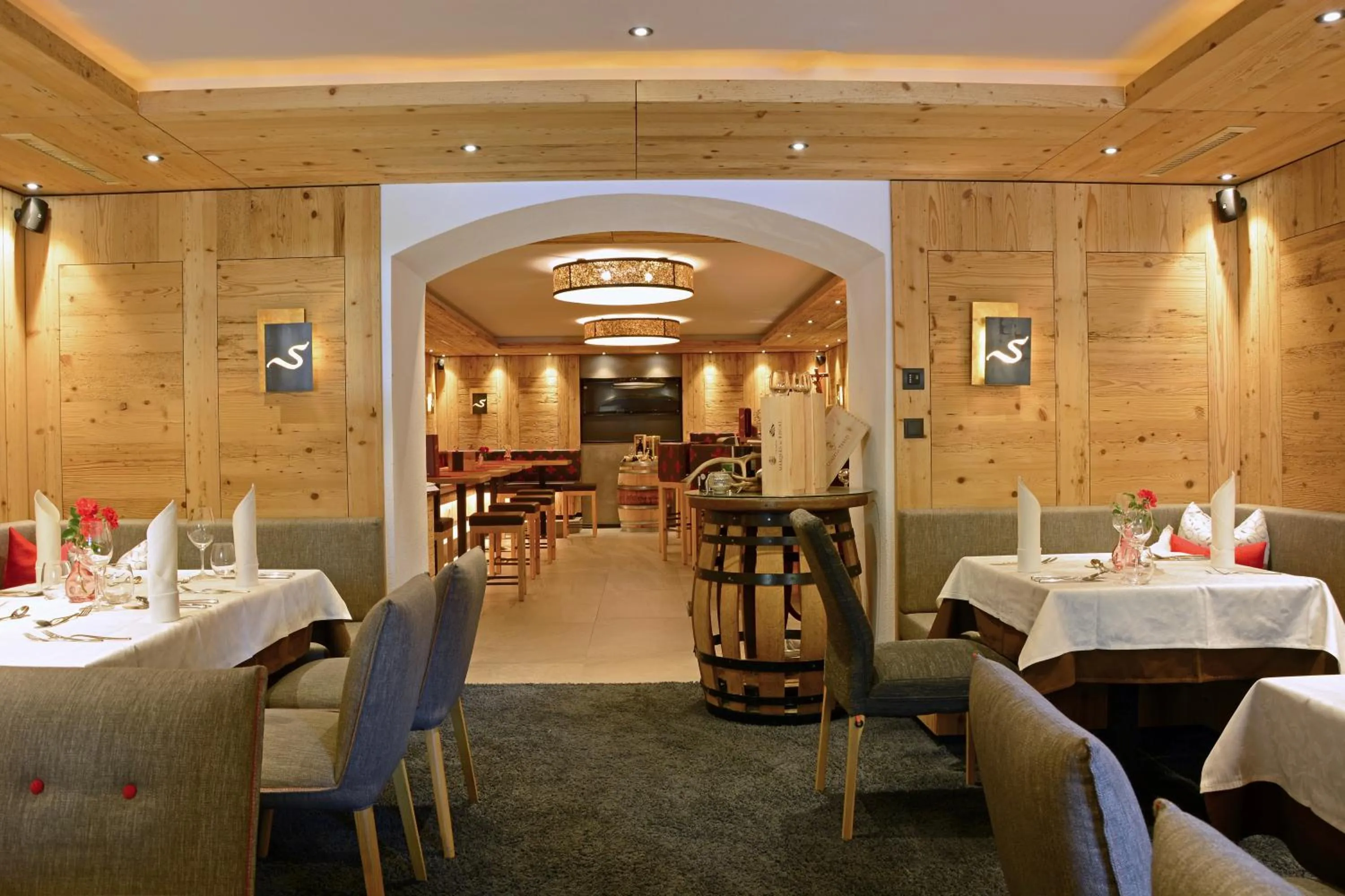 Restaurant/places to eat in Hotel Stern