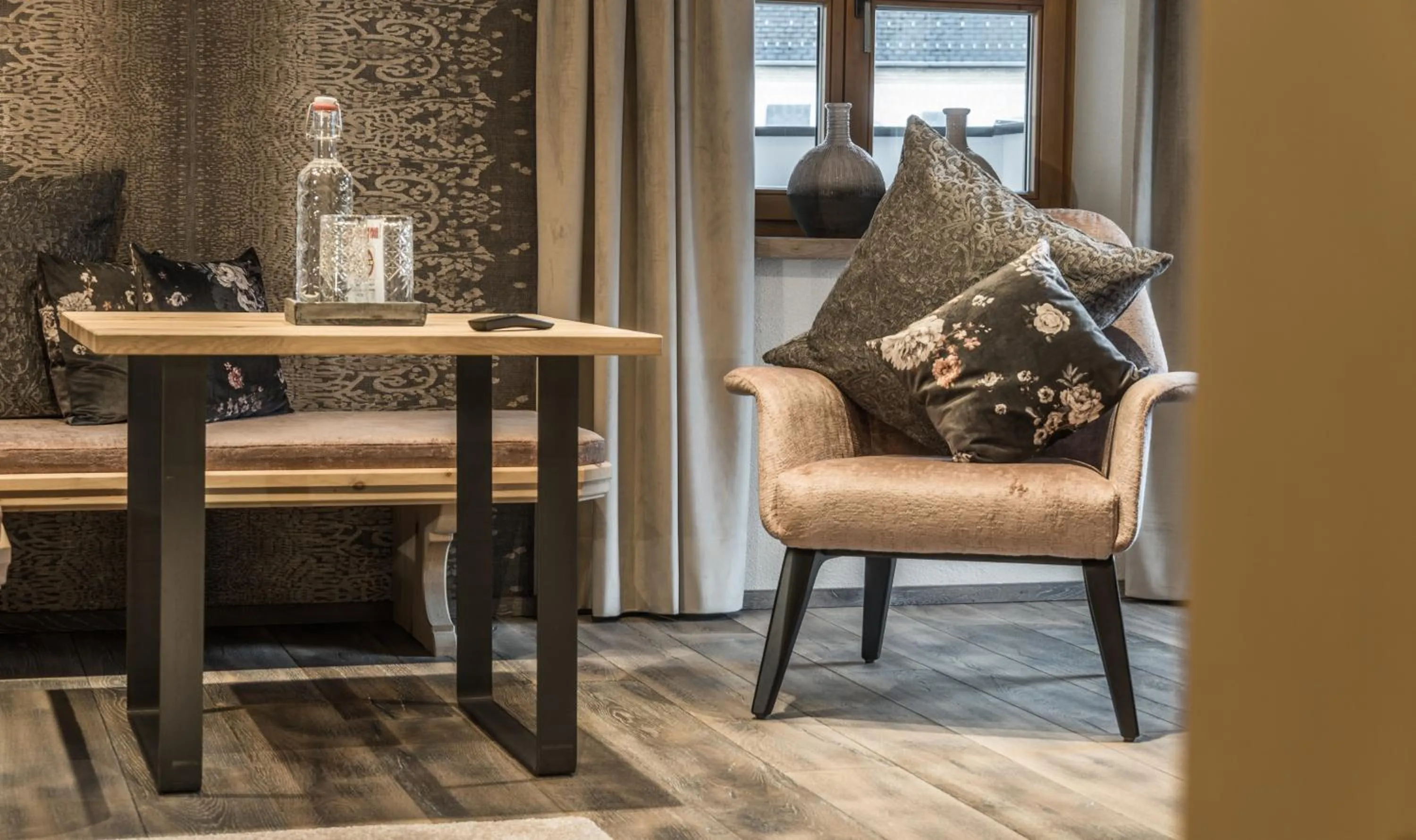 Seating area in Hotel Stern