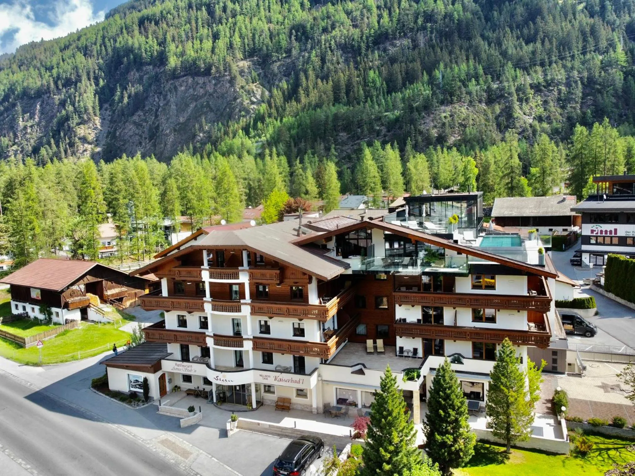 Swimming pool in Hotel Stern