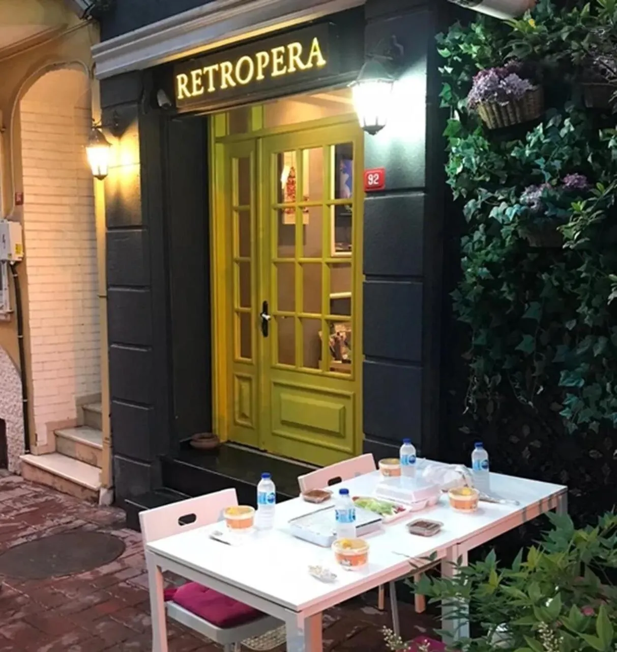 Property building in Retropera Hotel