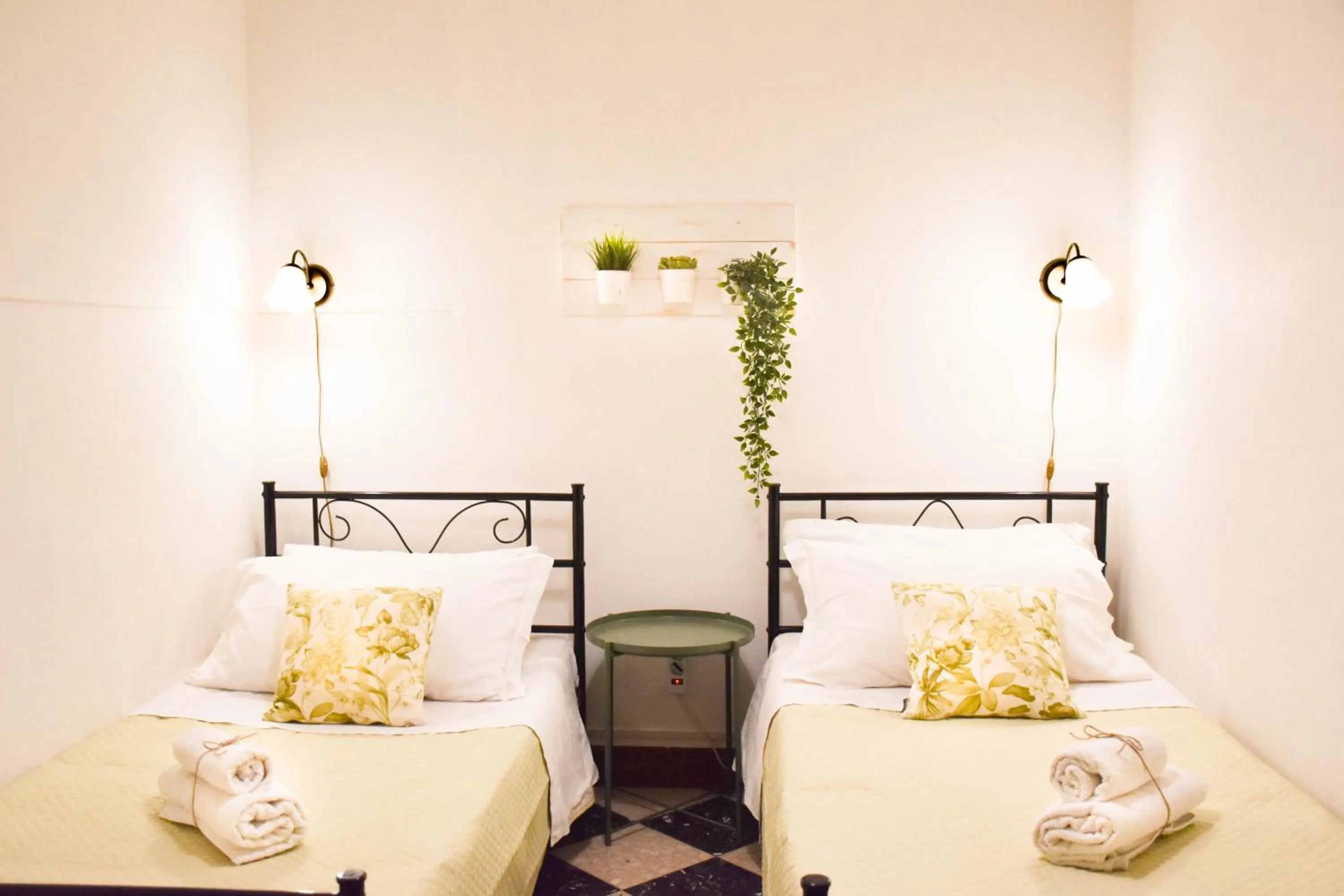 Twin Room with Shared Bathroom in Casa Jolanda B&B