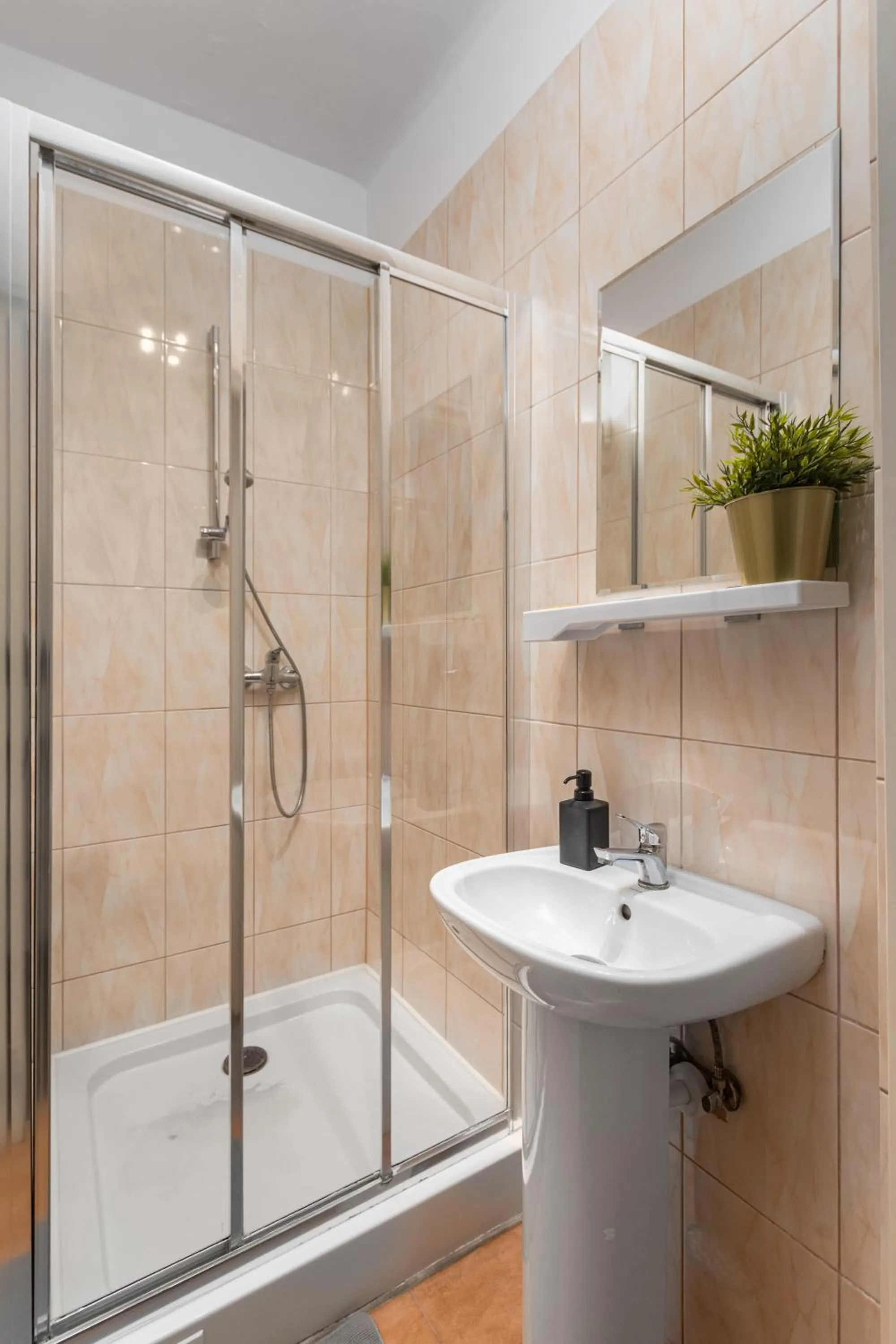 Shower in Hostel Coco