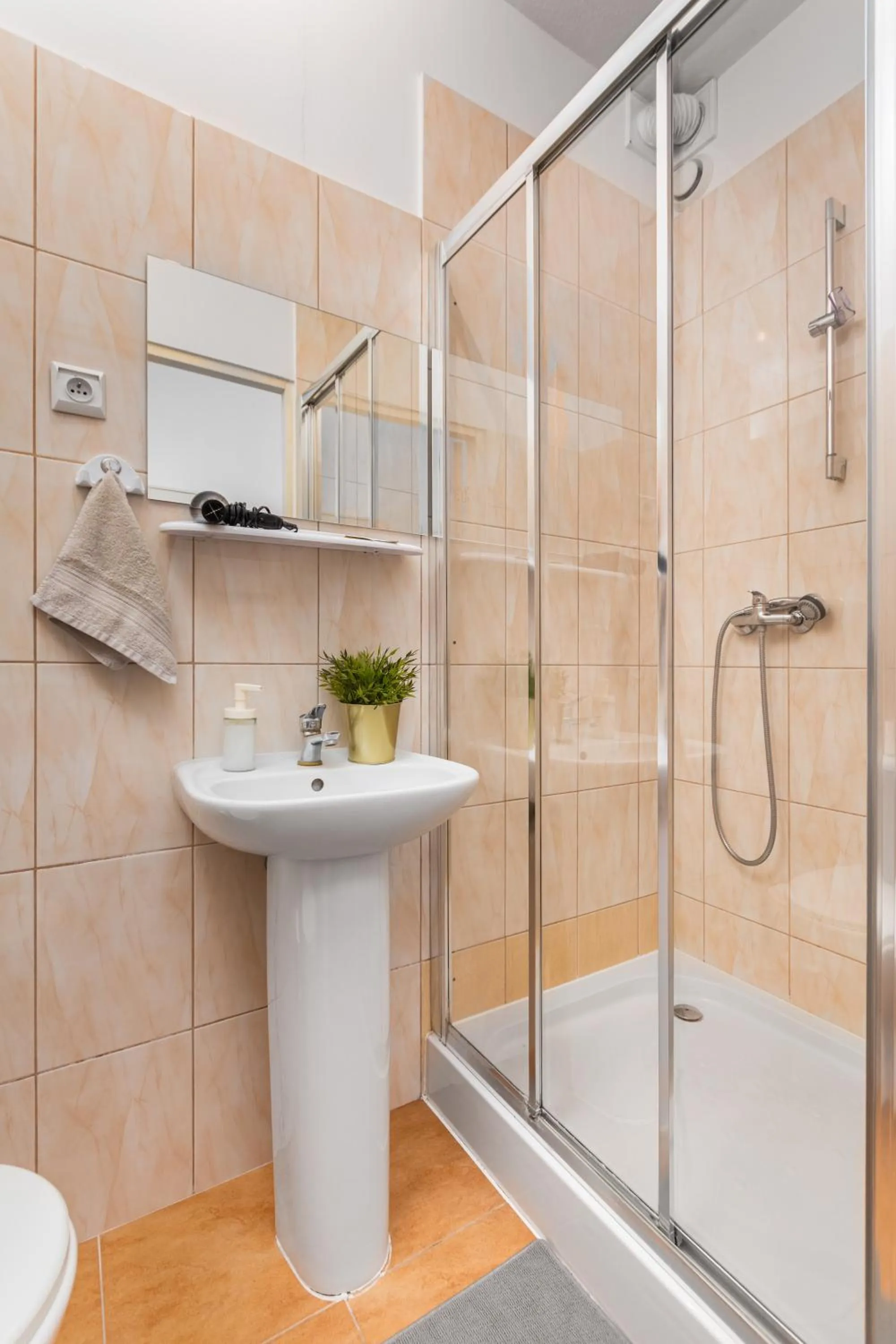 Shower in Hostel Coco