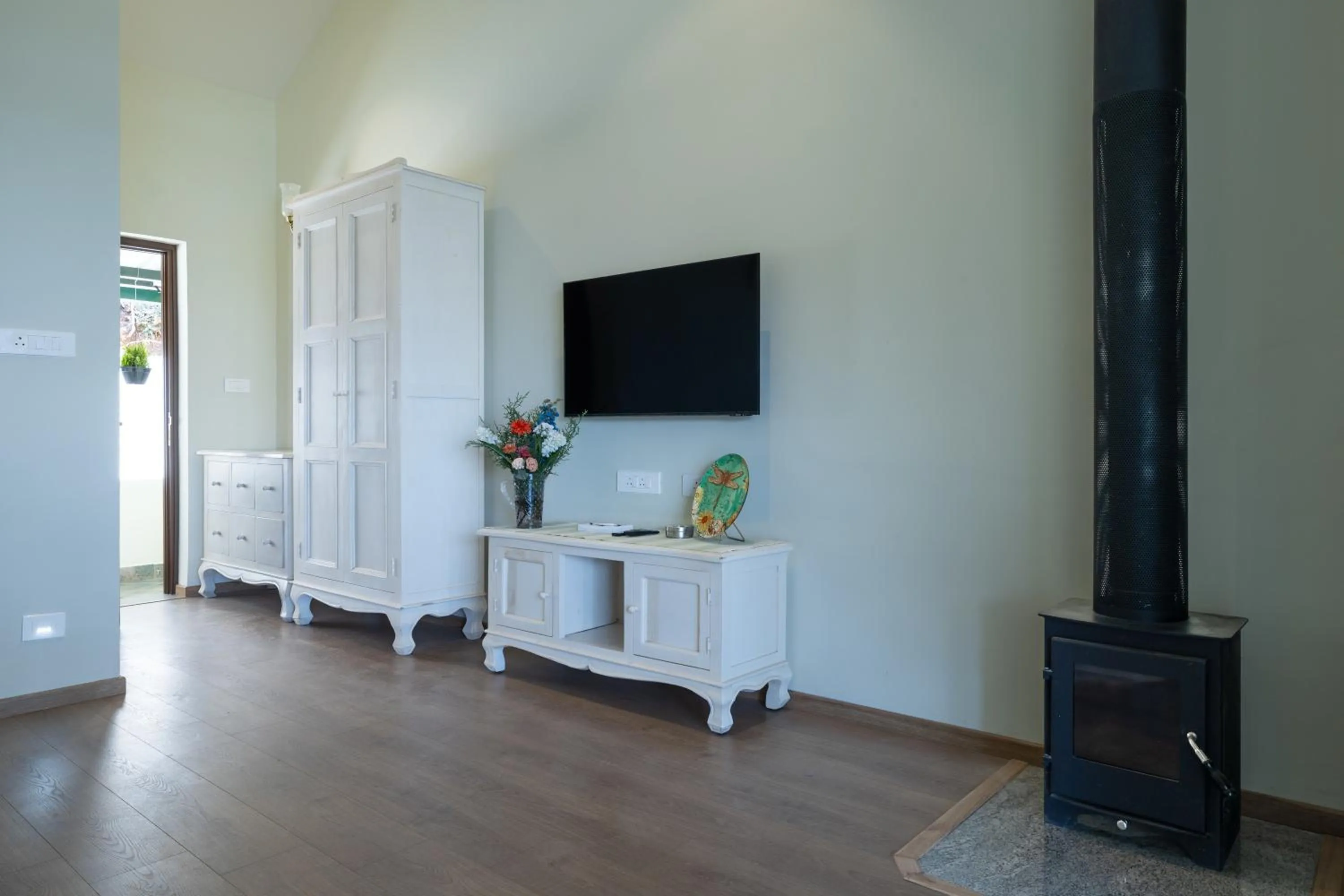 TV and multimedia in King's Cliff