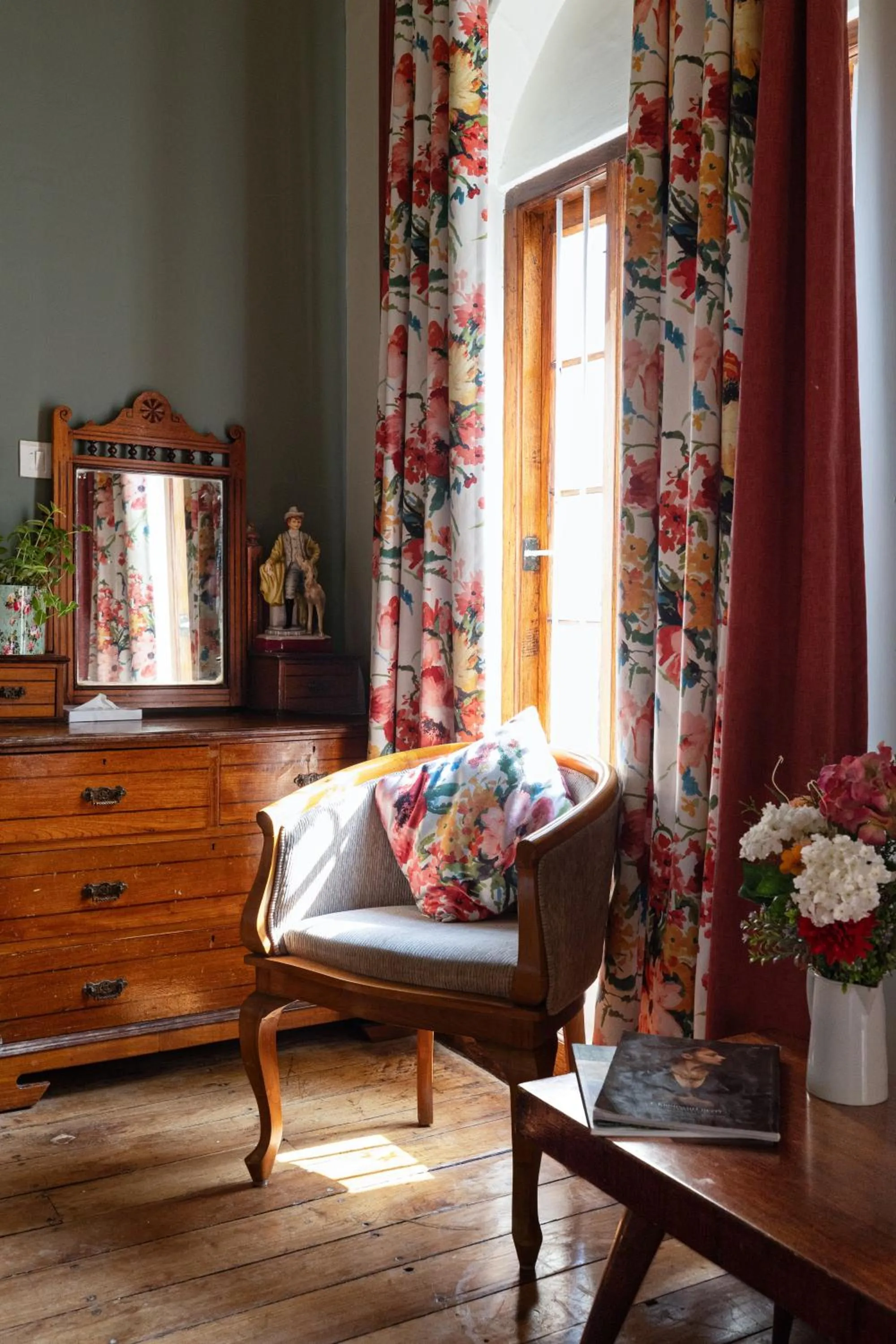 Seating area in King's Cliff