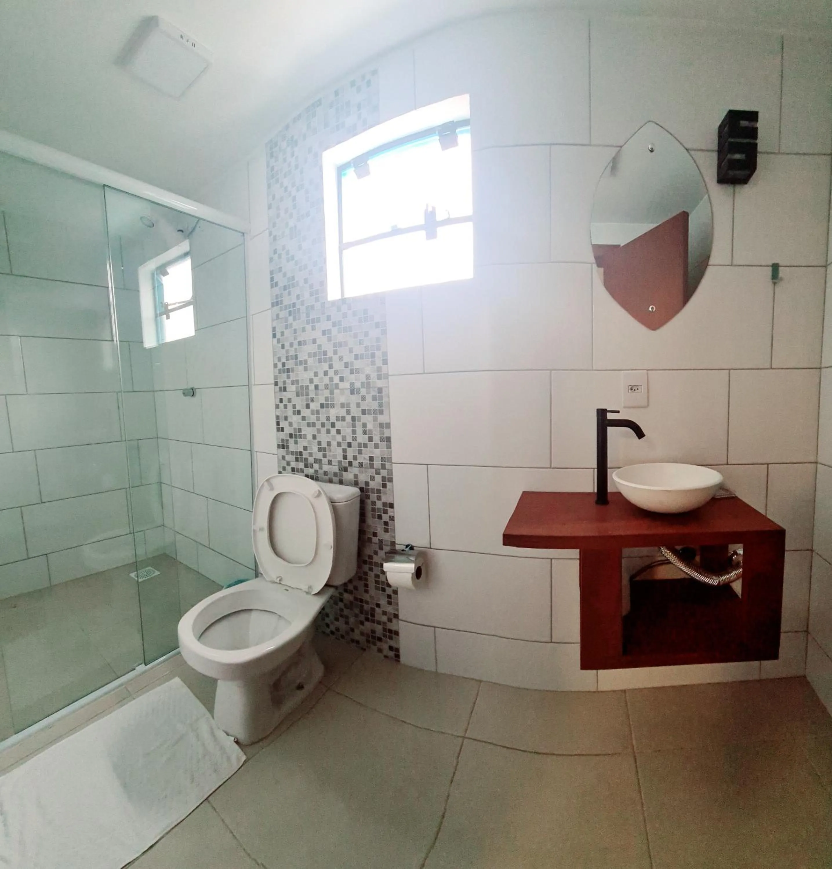 Shower in Pousada Doce Mar