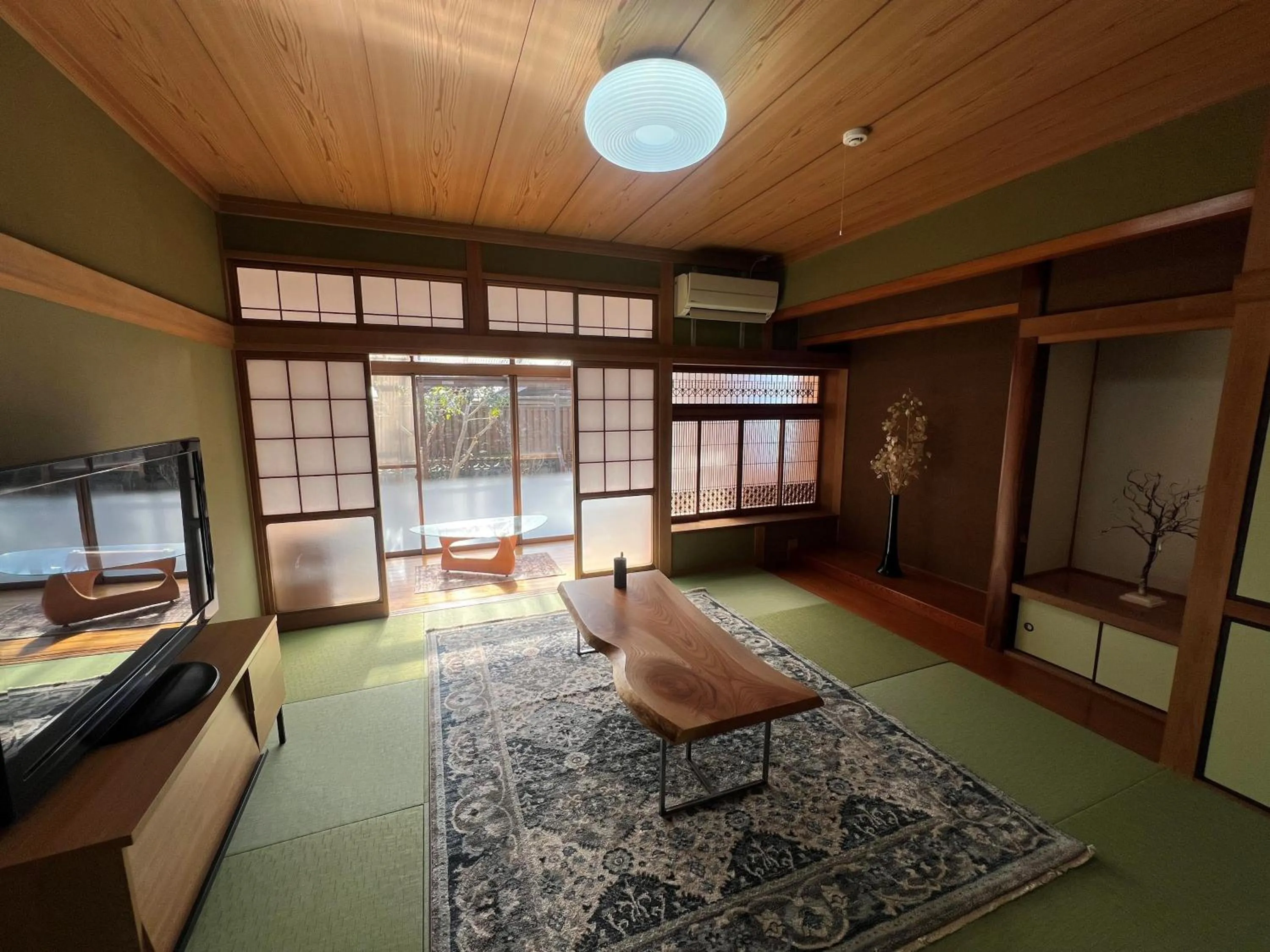 Assi House
