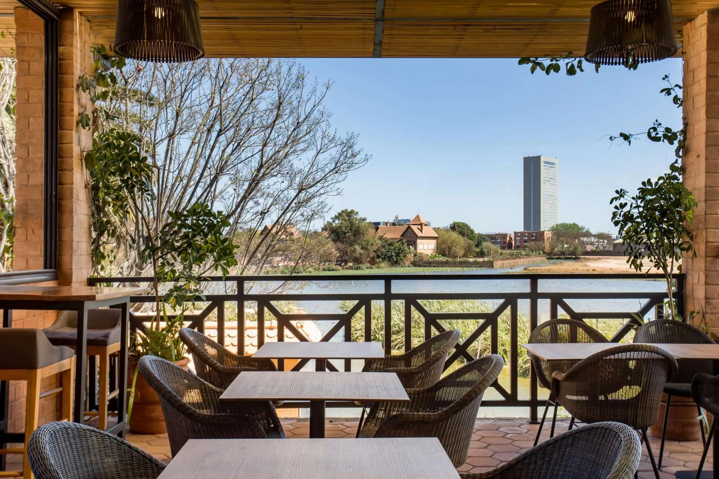 Restaurant/places to eat in Radisson Hotel Tamboho Waterfront Antananarivo