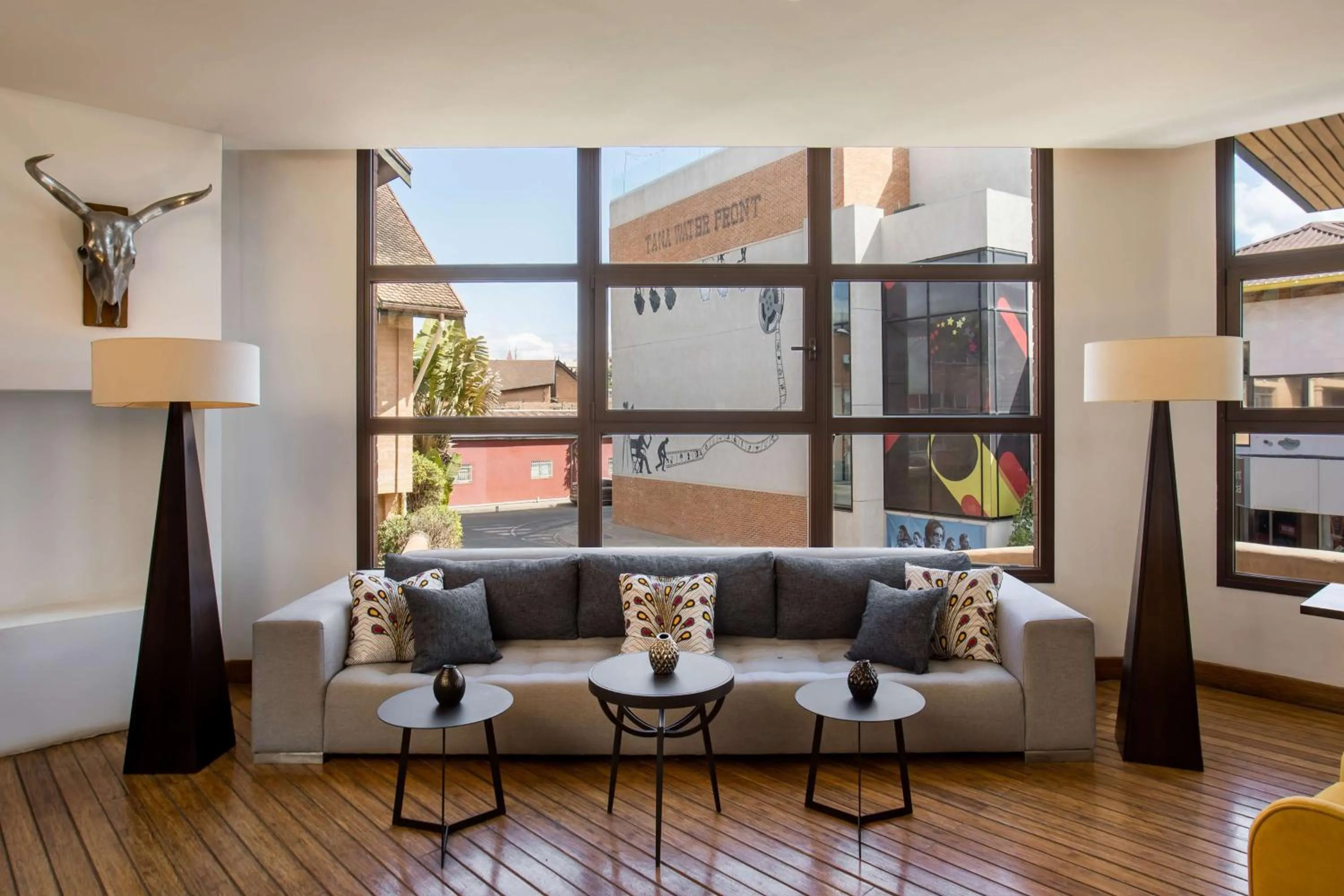 Lobby or reception in Radisson Hotel Tamboho Waterfront Antananarivo