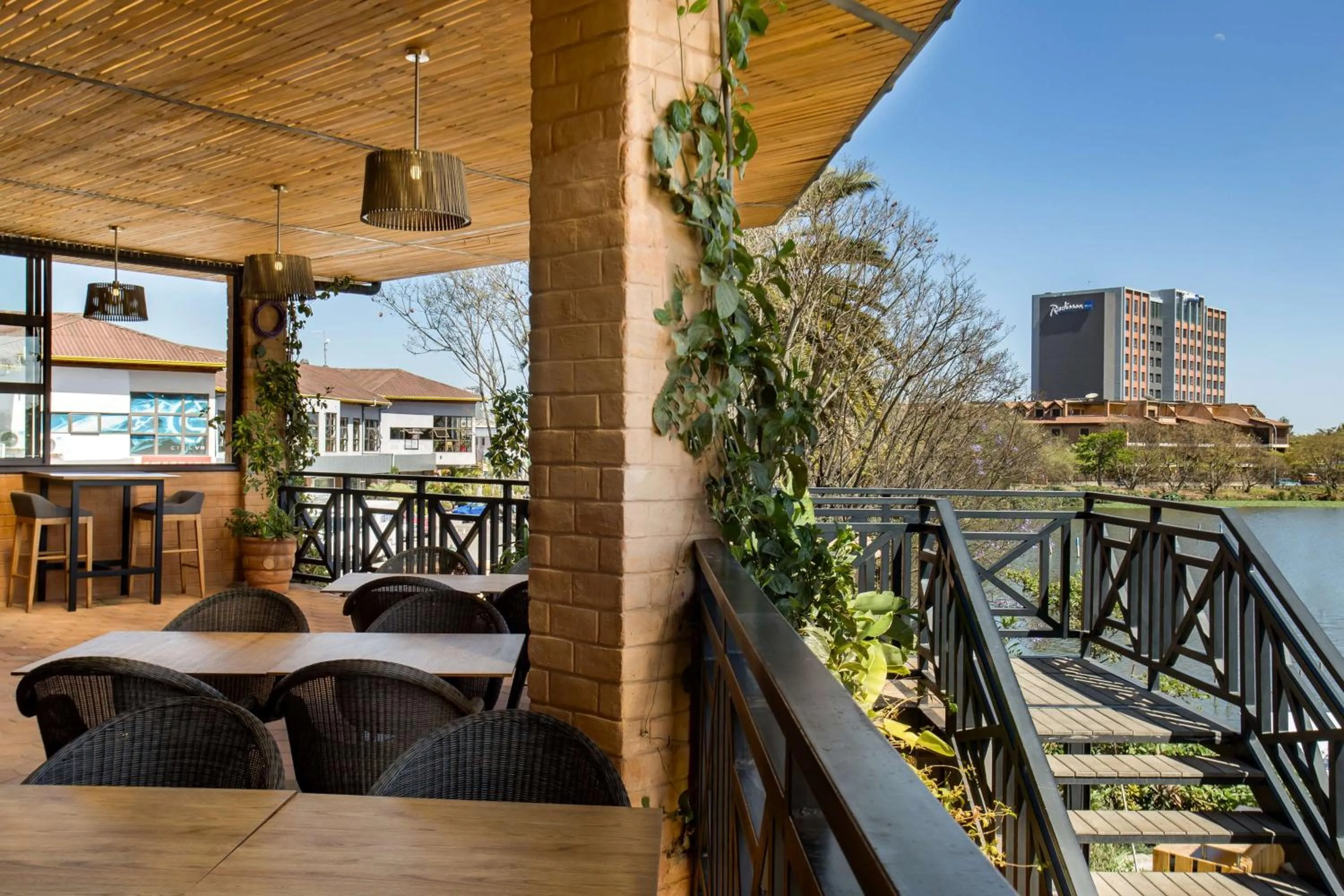 Restaurant/places to eat in Radisson Hotel Tamboho Waterfront Antananarivo