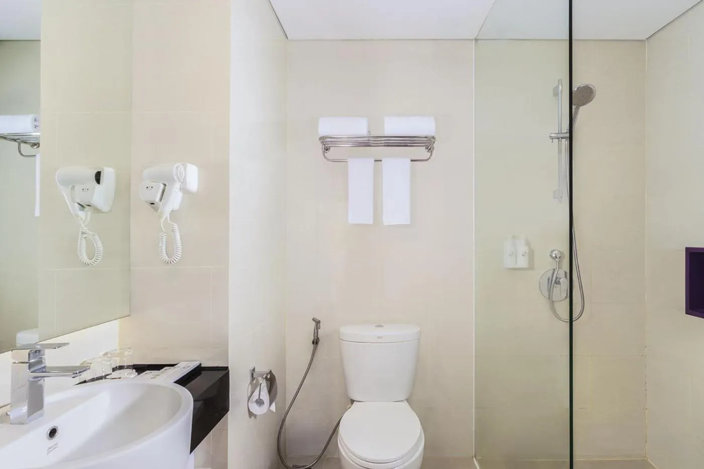 Toilet in Swiss-Belinn Modern Cikande