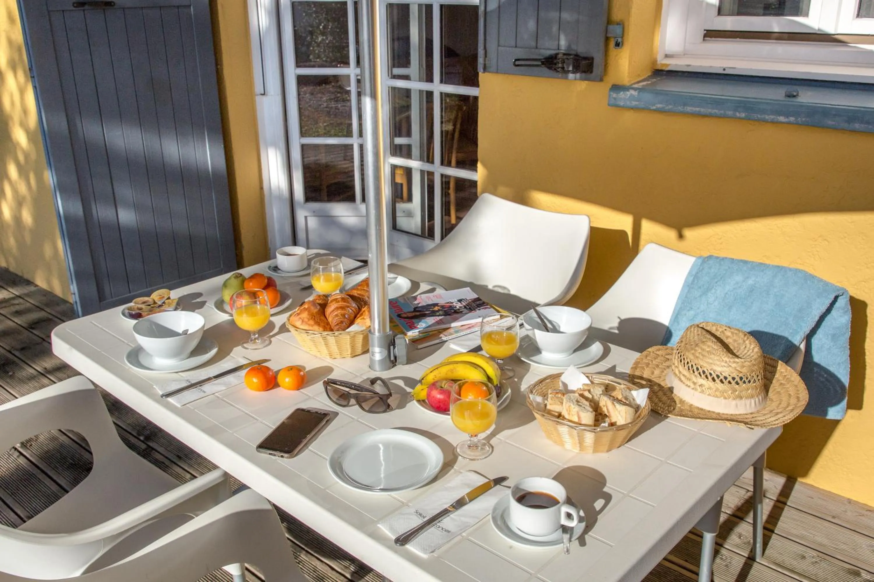 Patio in SOWELL RESIDENCES Chênes Verts