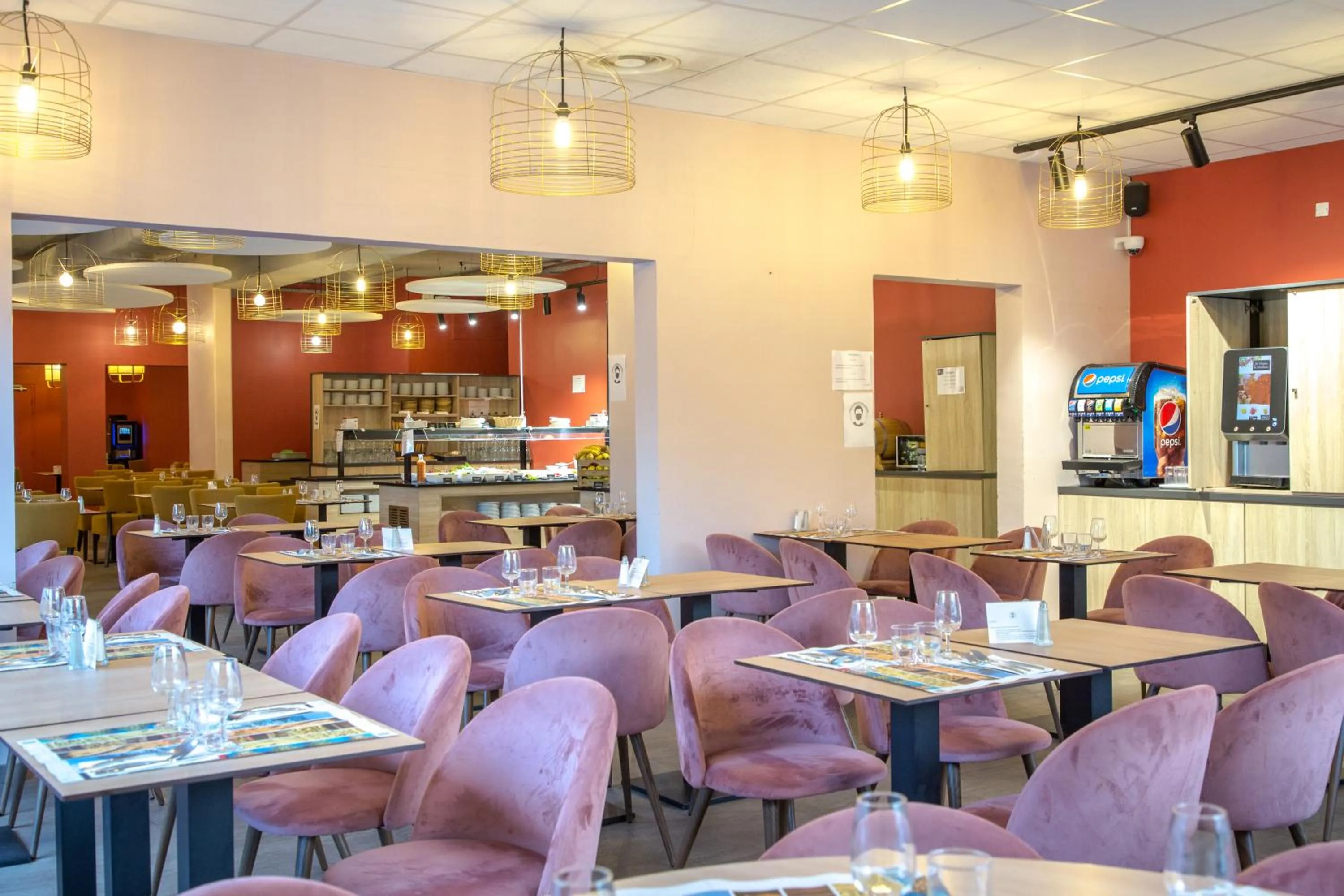 Restaurant/places to eat in SOWELL RESIDENCES Chênes Verts