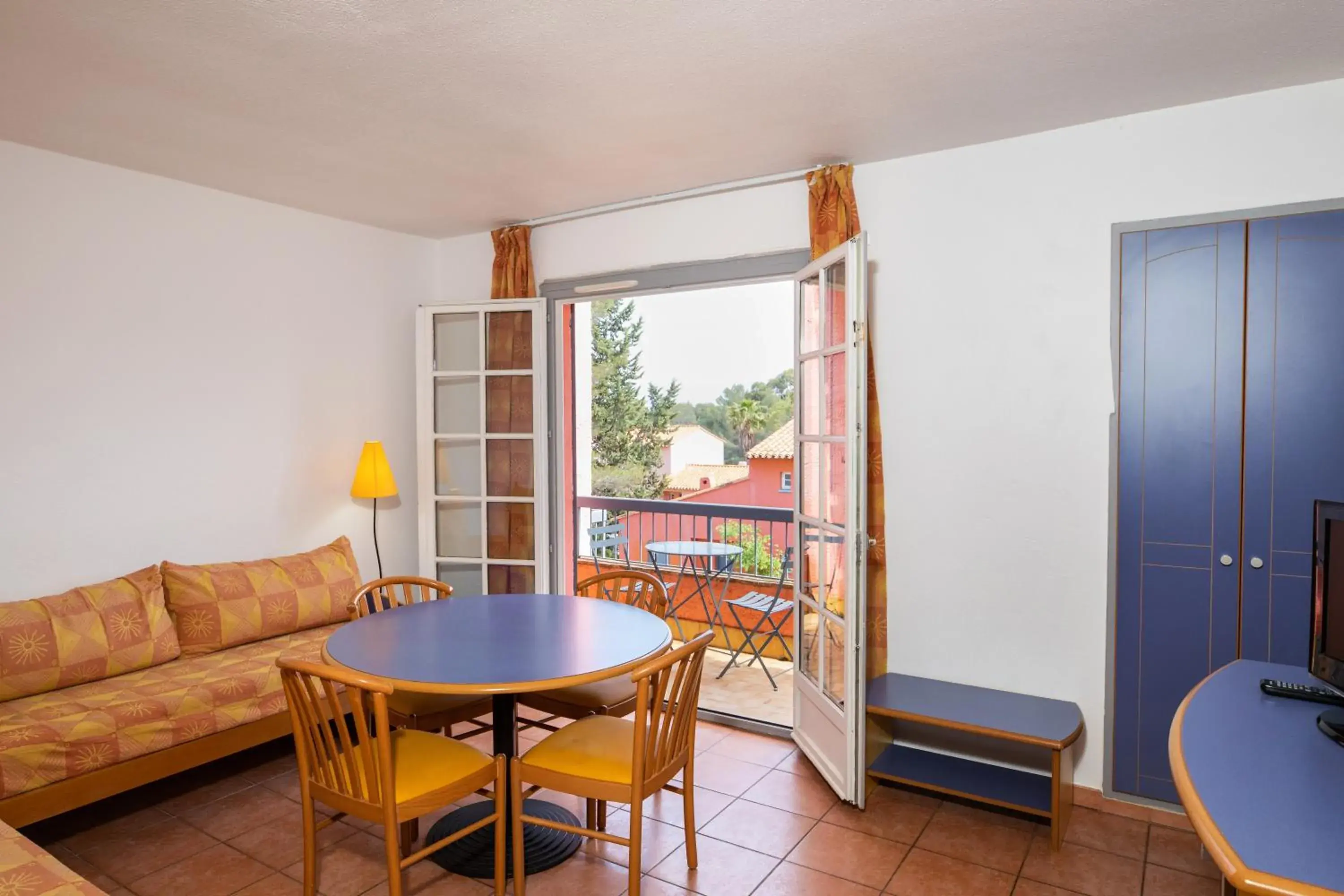 Living room in SOWELL RESIDENCES Chênes Verts Living room in SOWELL RESIDENCES Chênes Verts