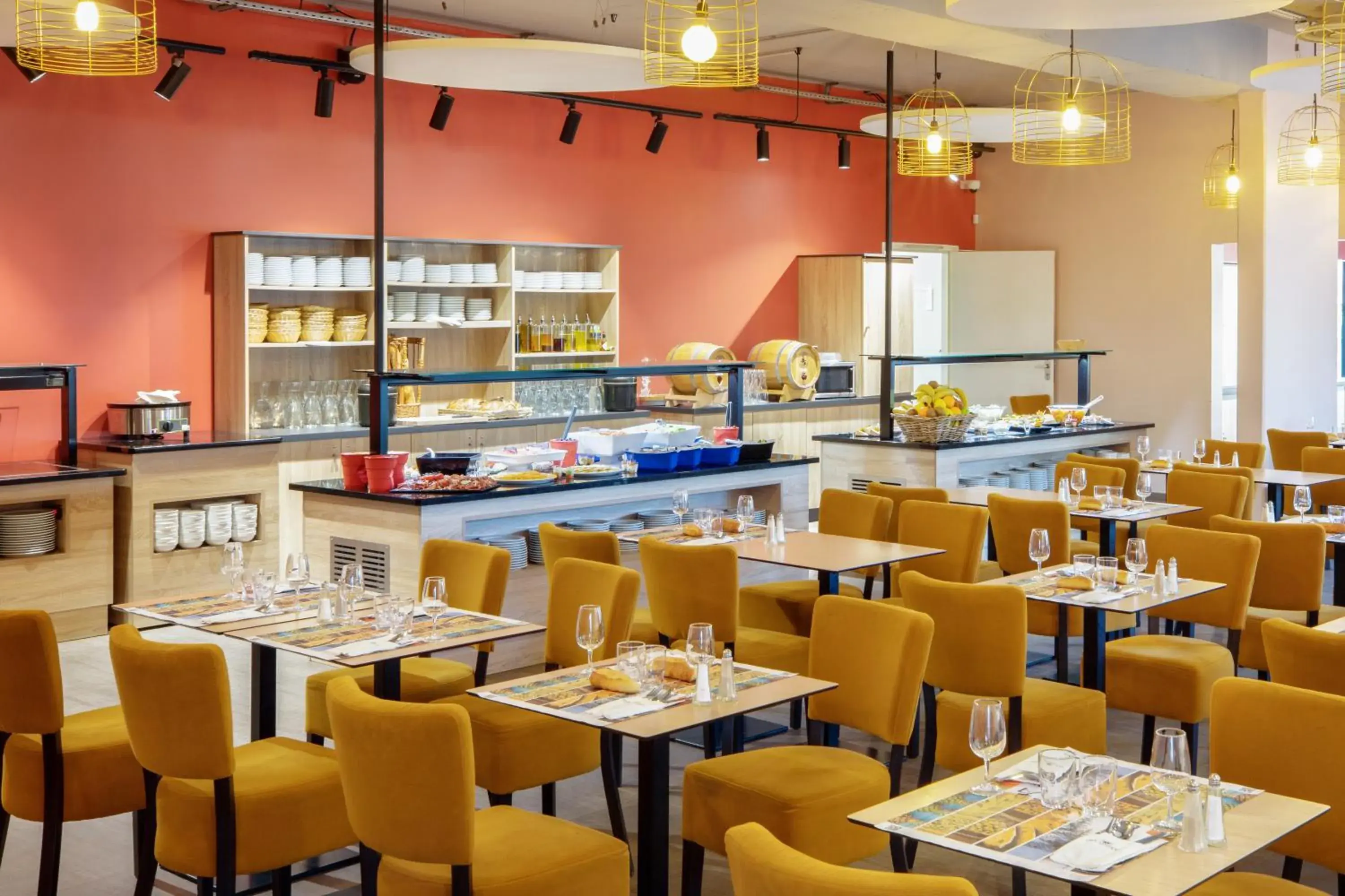 Restaurant/places to eat in SOWELL RESIDENCES Chênes Verts Restaurant/places to eat in SOWELL RESIDENCES Chênes Verts