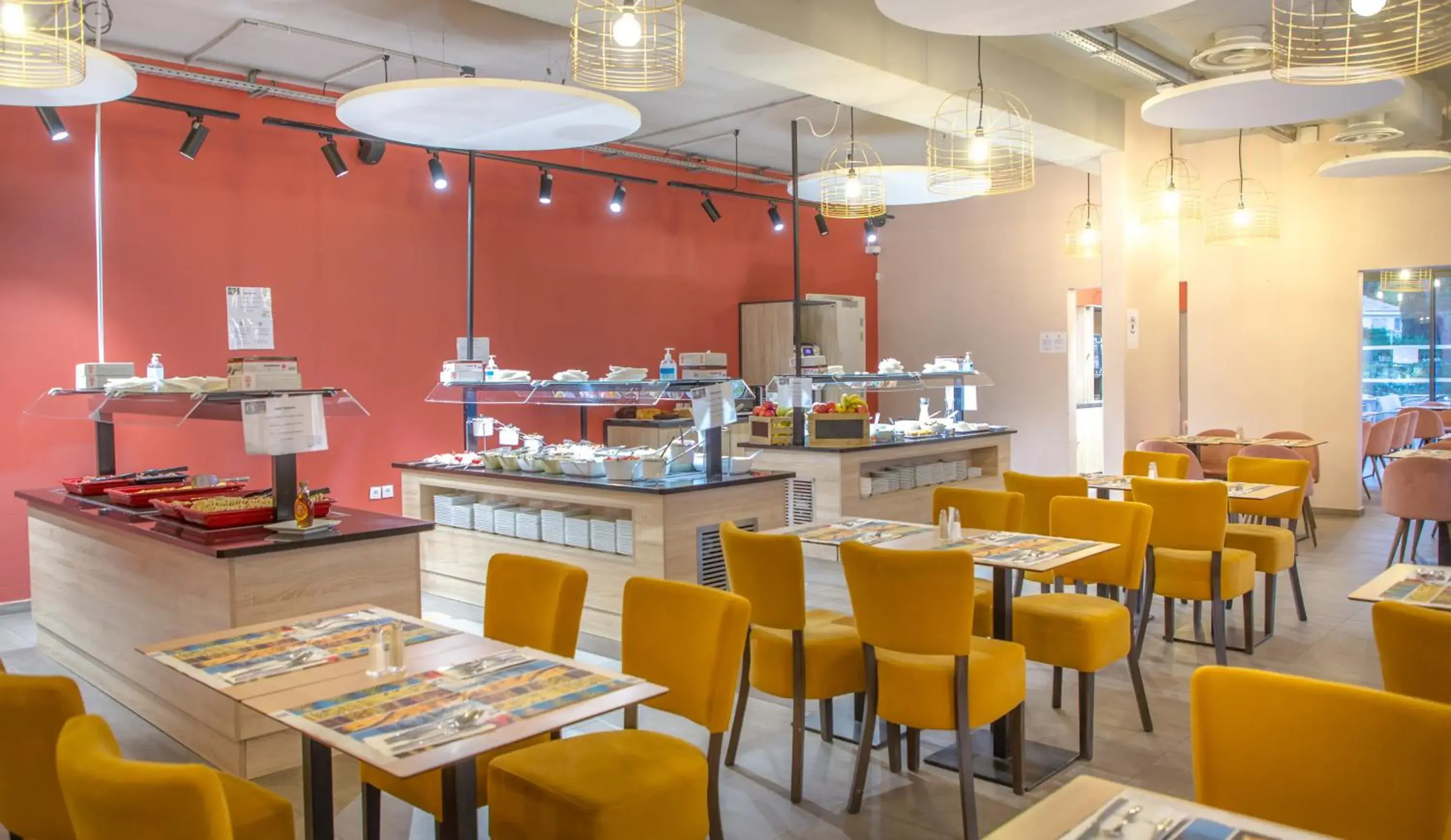 Restaurant/places to eat in SOWELL RESIDENCES Chênes Verts Restaurant/places to eat in SOWELL RESIDENCES Chênes Verts