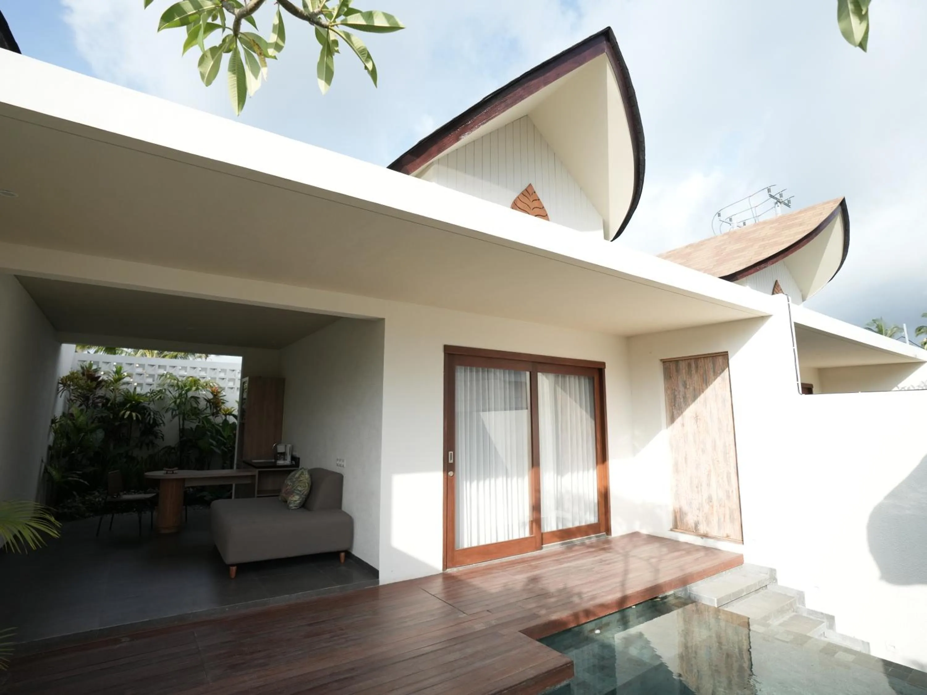 Property building in Daun Lebar Villas