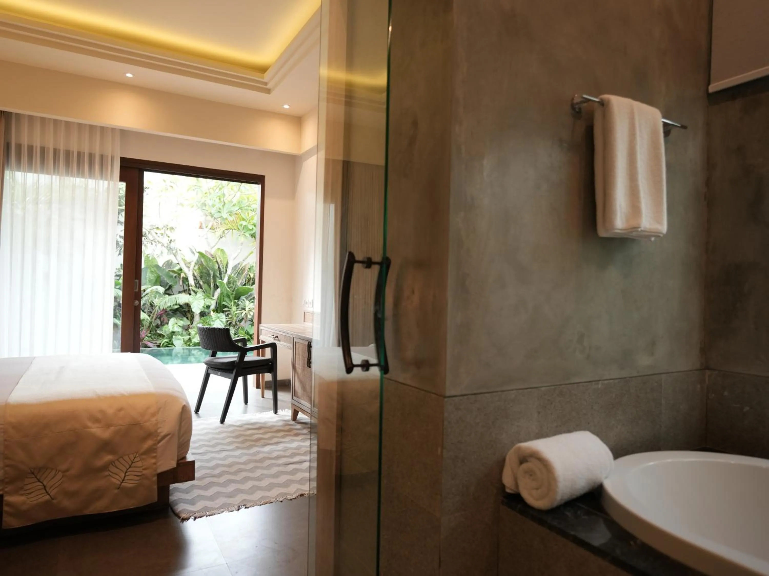 Photo of the whole room, Bed in Daun Lebar Villas