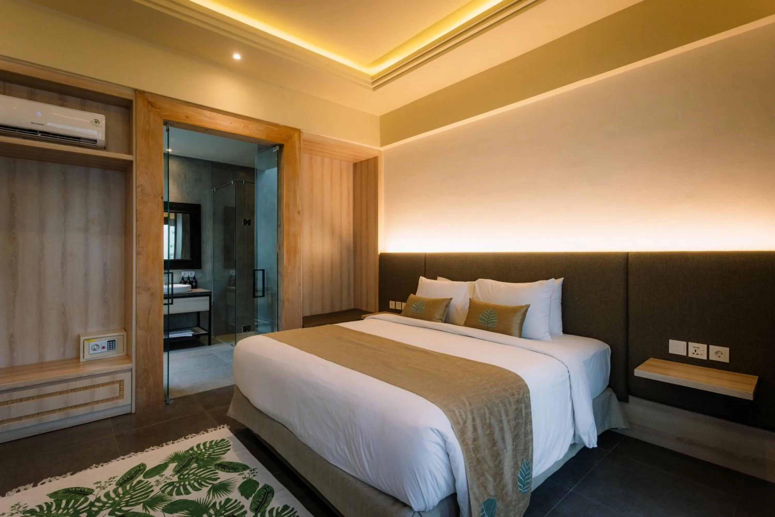 Photo of the whole room, Bed in Daun Lebar Villas