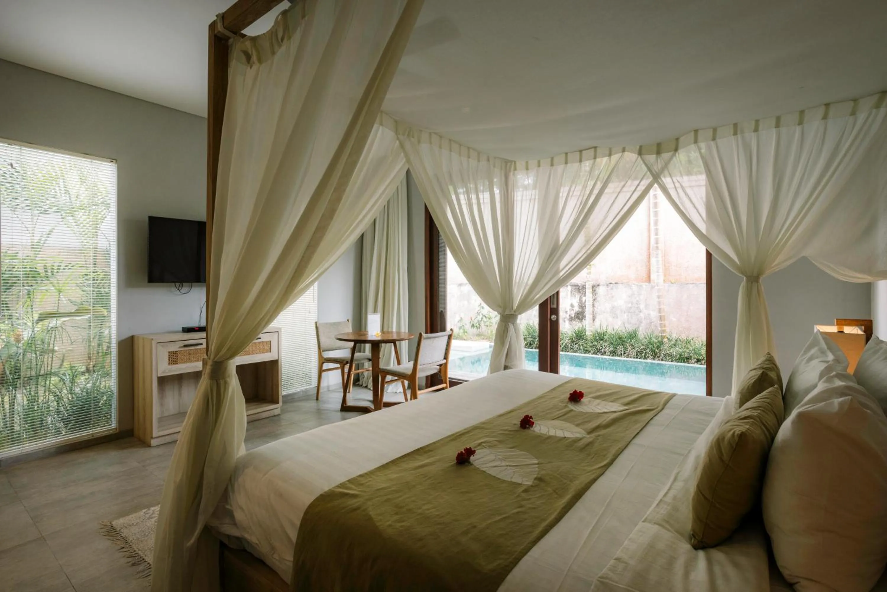 TV and multimedia, Bed in Daun Lebar Villas