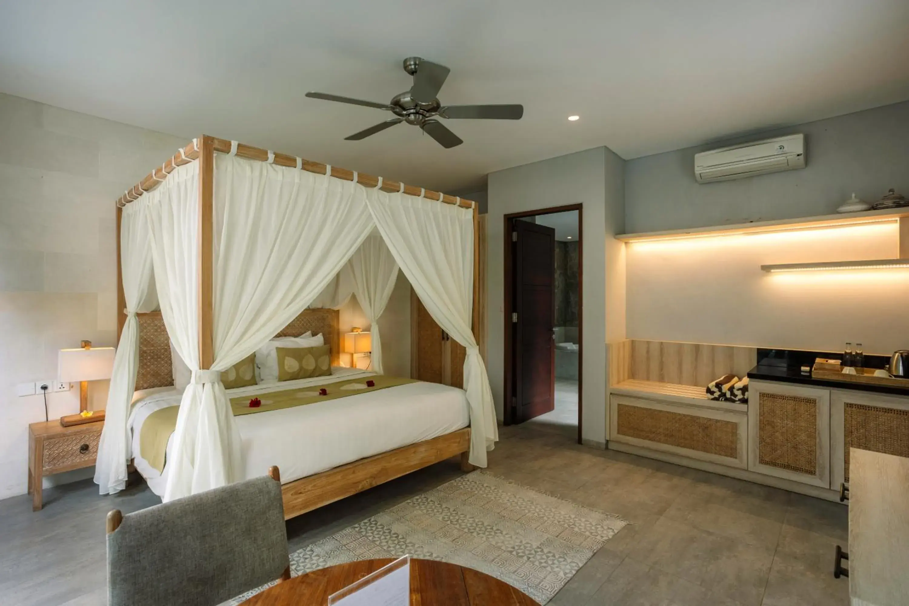 Photo of the whole room, Bed in Daun Lebar Villas Photo of the whole room, Bed in Daun Lebar Villas