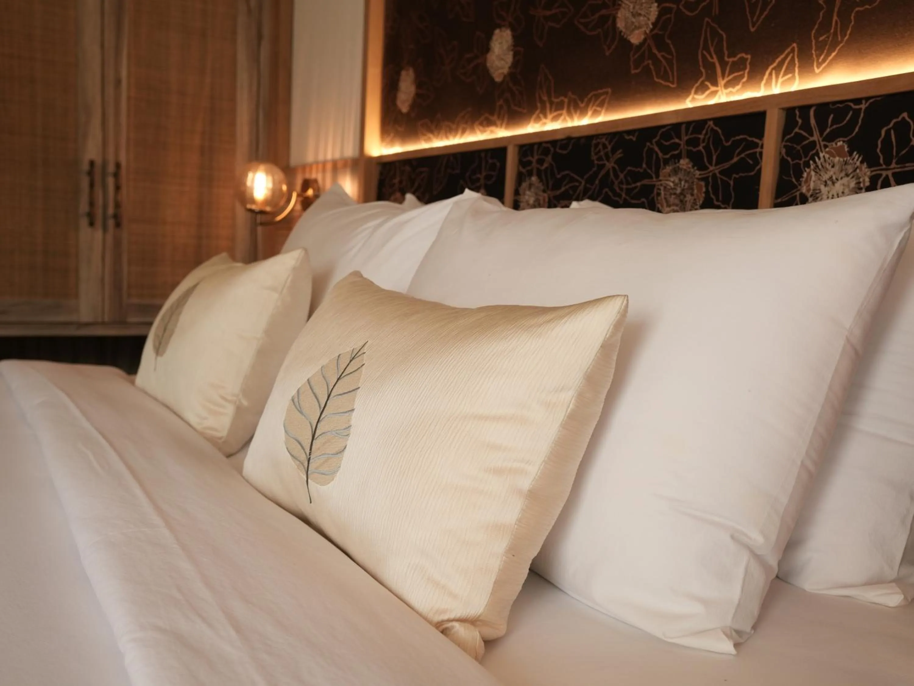 Bed in Daun Lebar Villas