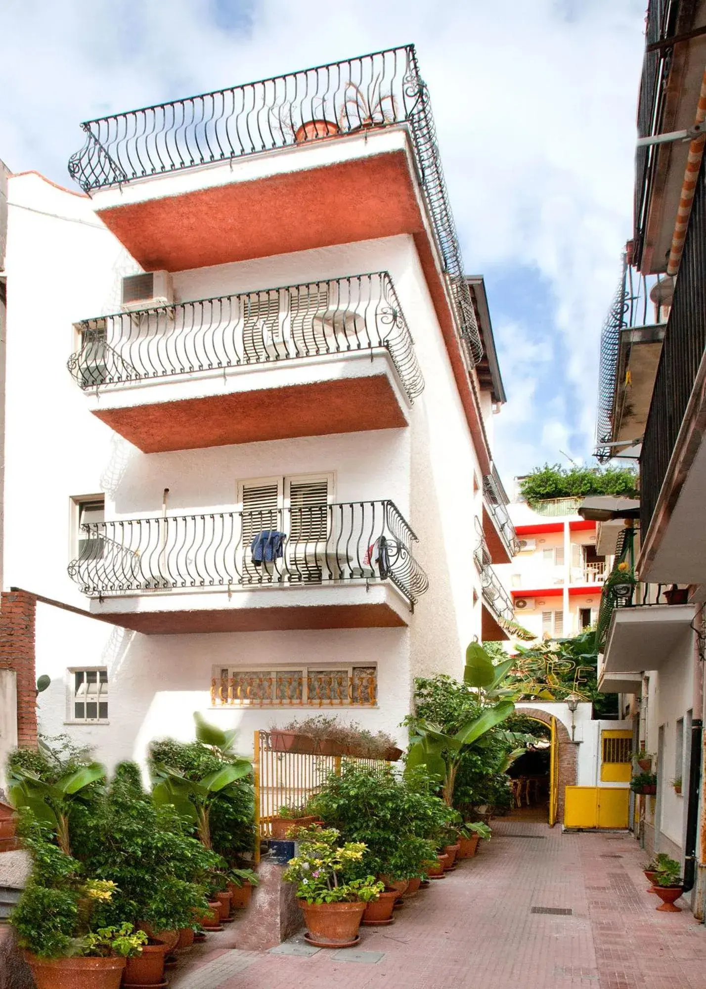 Property building in Hotel da Peppe Property building in Hotel da Peppe