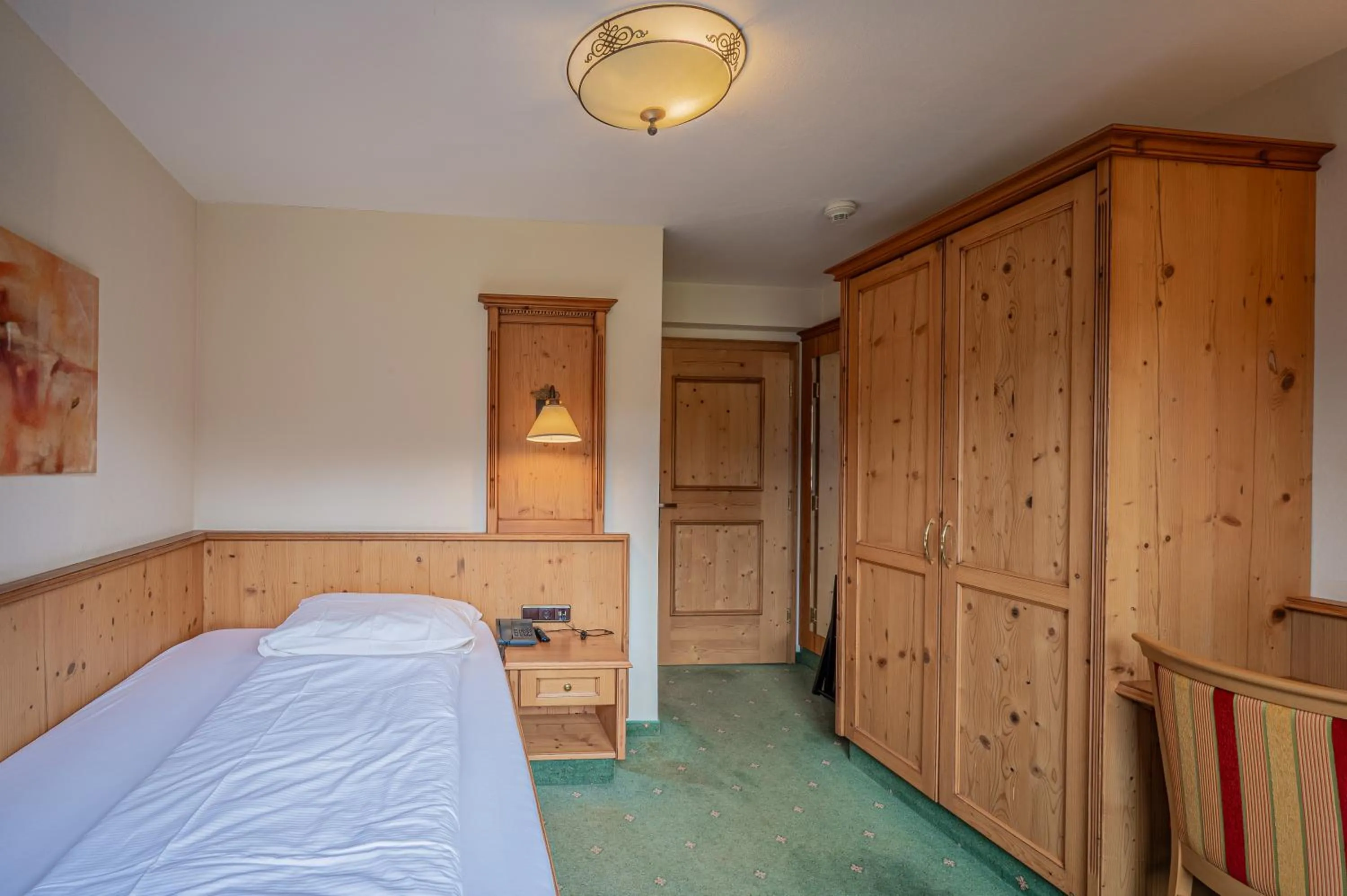 Bed in Hotel Rösslwirt