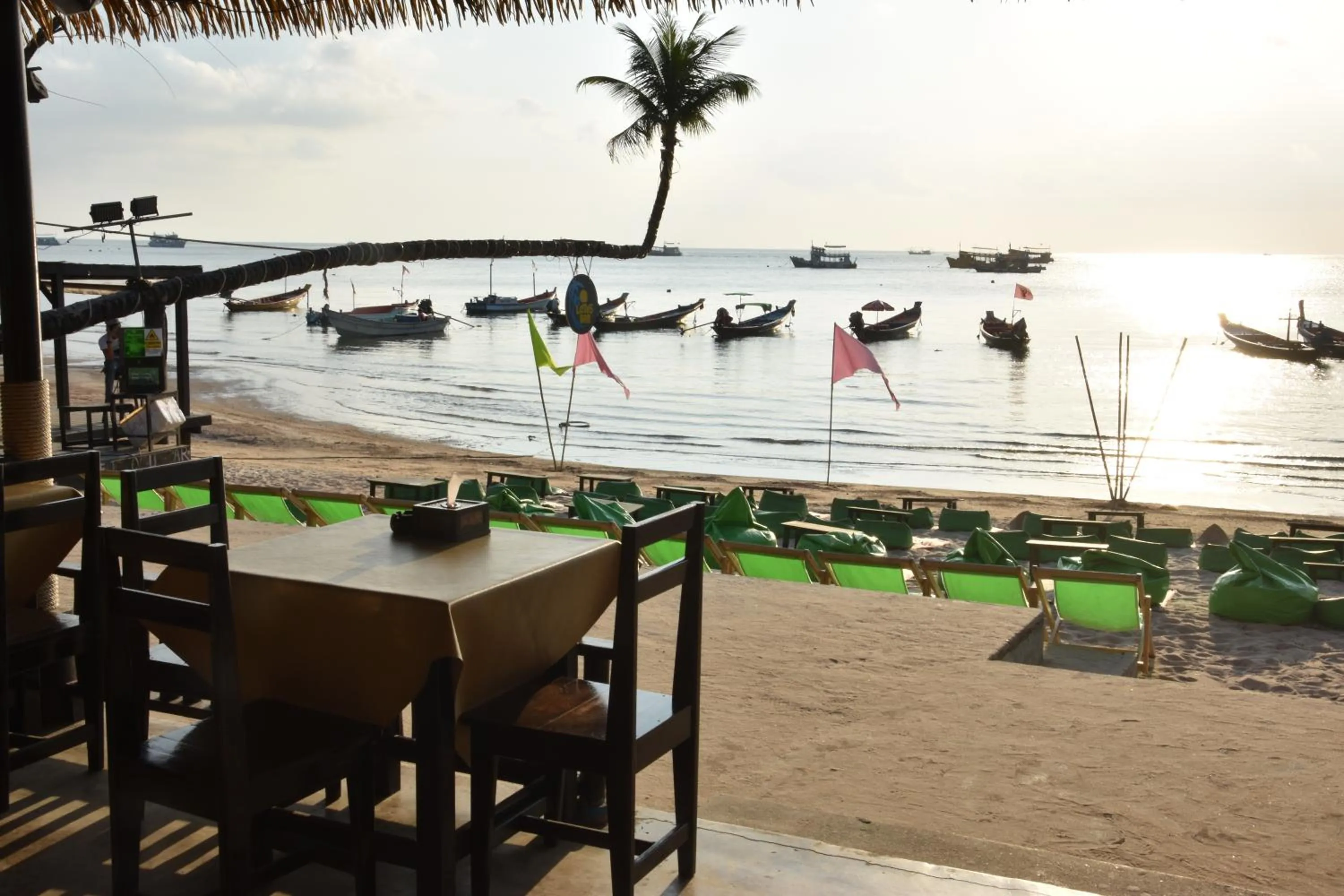 Restaurant/places to eat in Lotus Paradise Resort - SHA PLUS