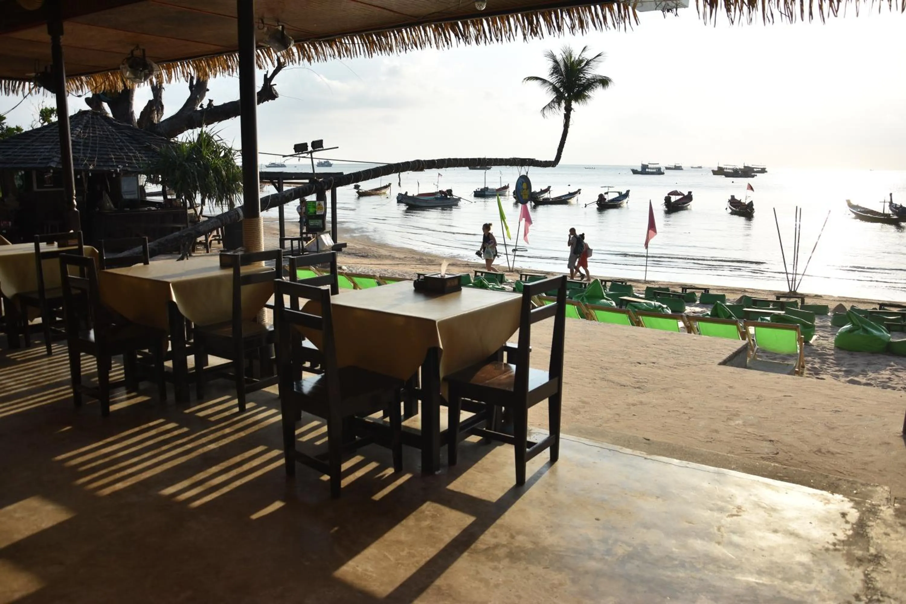 Restaurant/places to eat in Lotus Paradise Resort - SHA PLUS