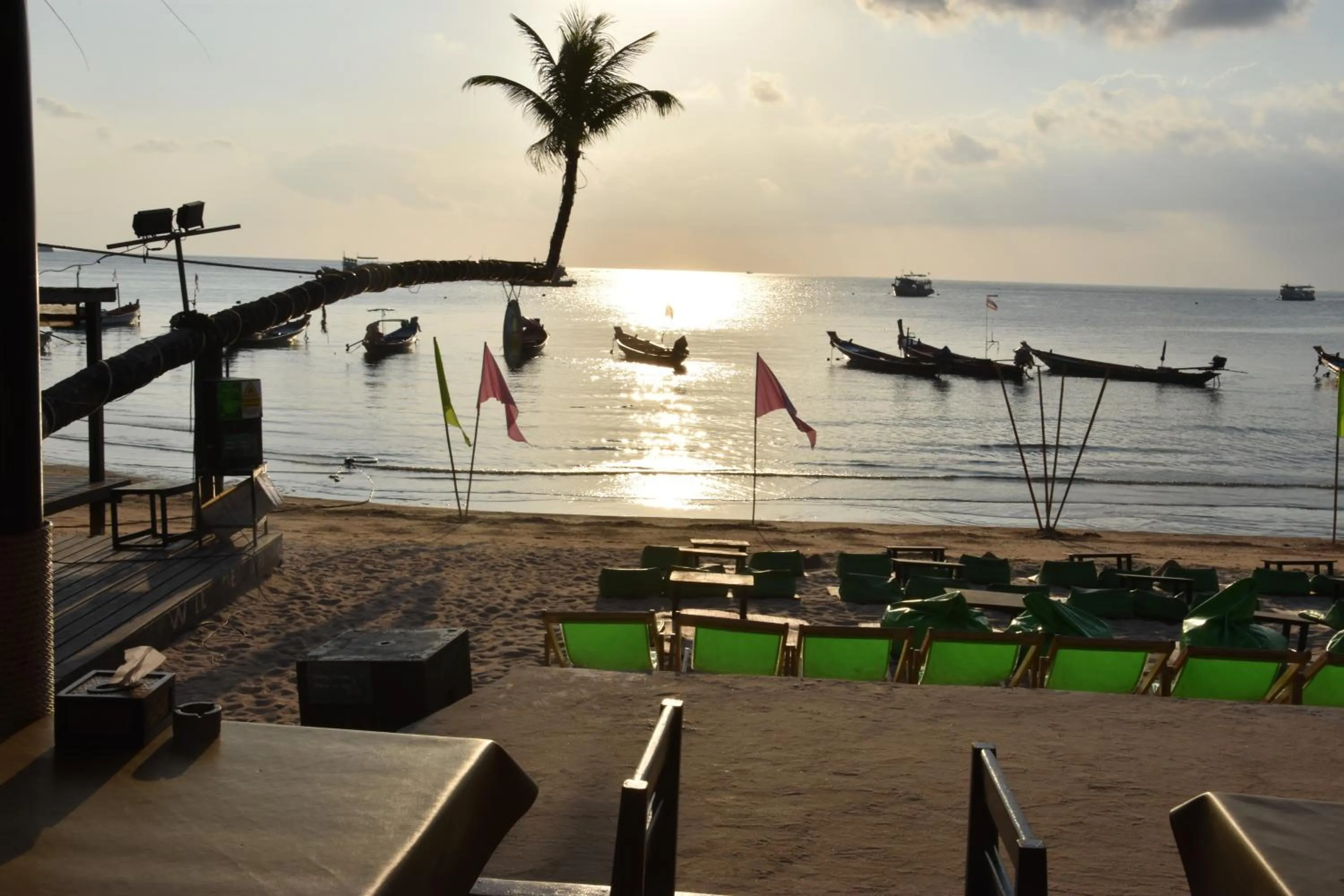 Restaurant/places to eat in Lotus Paradise Resort - SHA PLUS