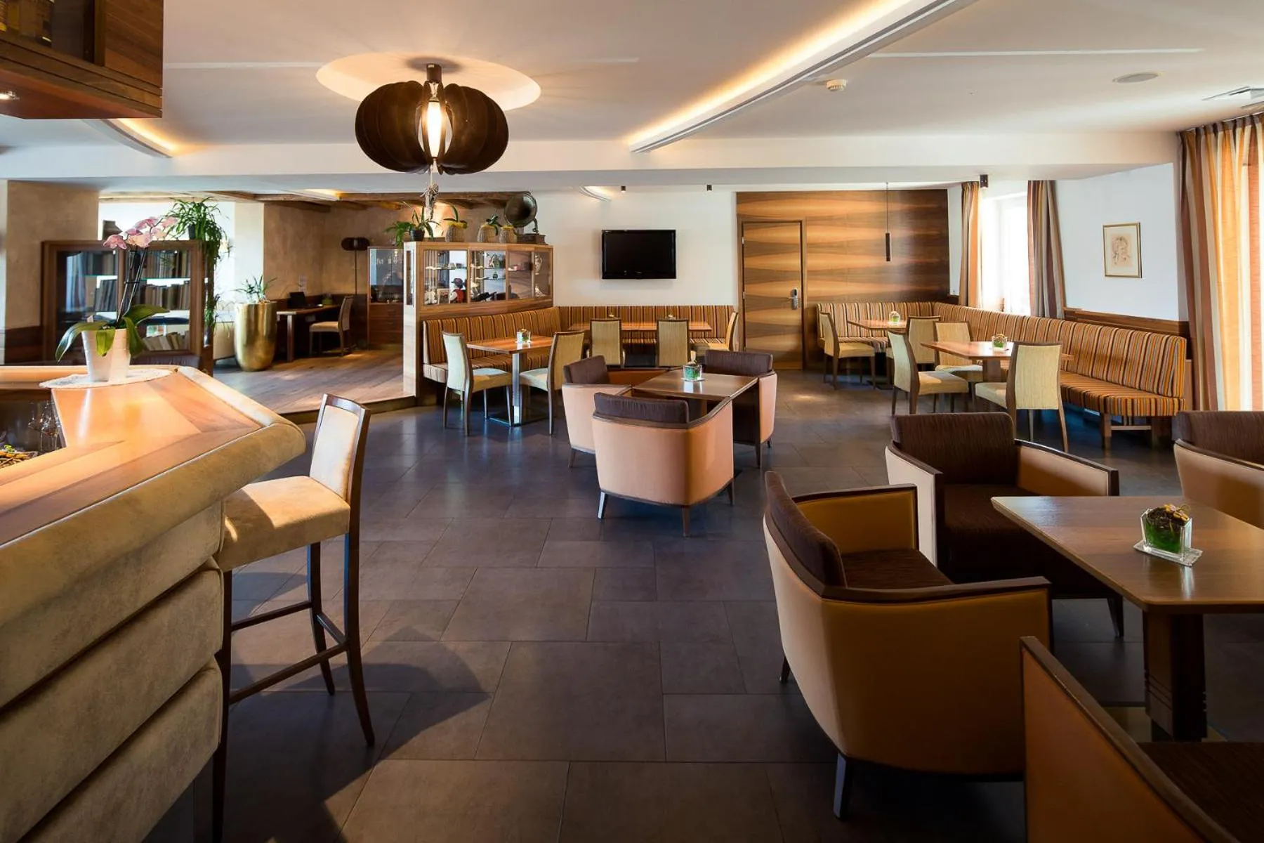 Lounge or bar in Parc Hotel Tyrol