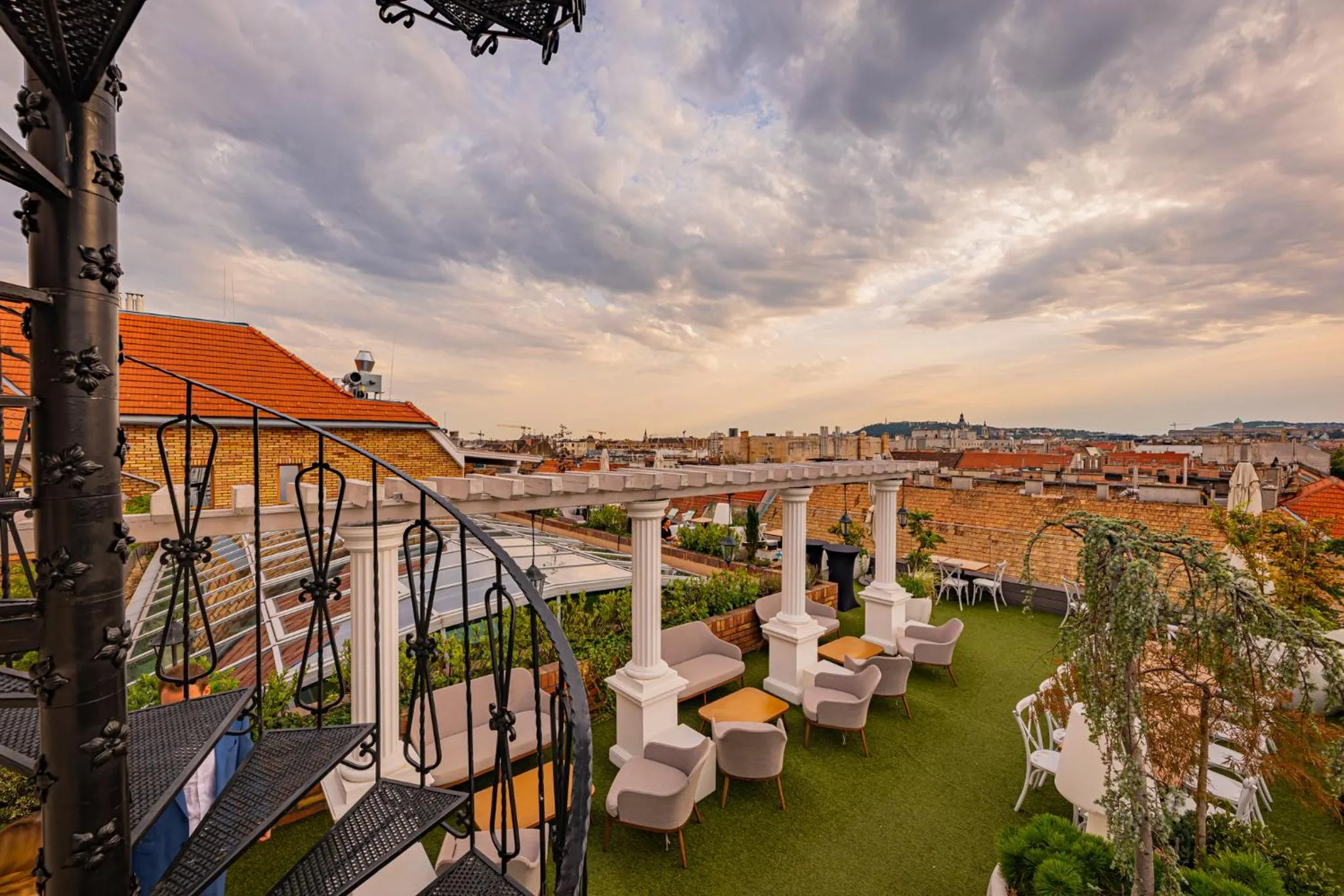 Lounge or bar in Mystery Hotel Budapest, Preferred Hotels & Resorts