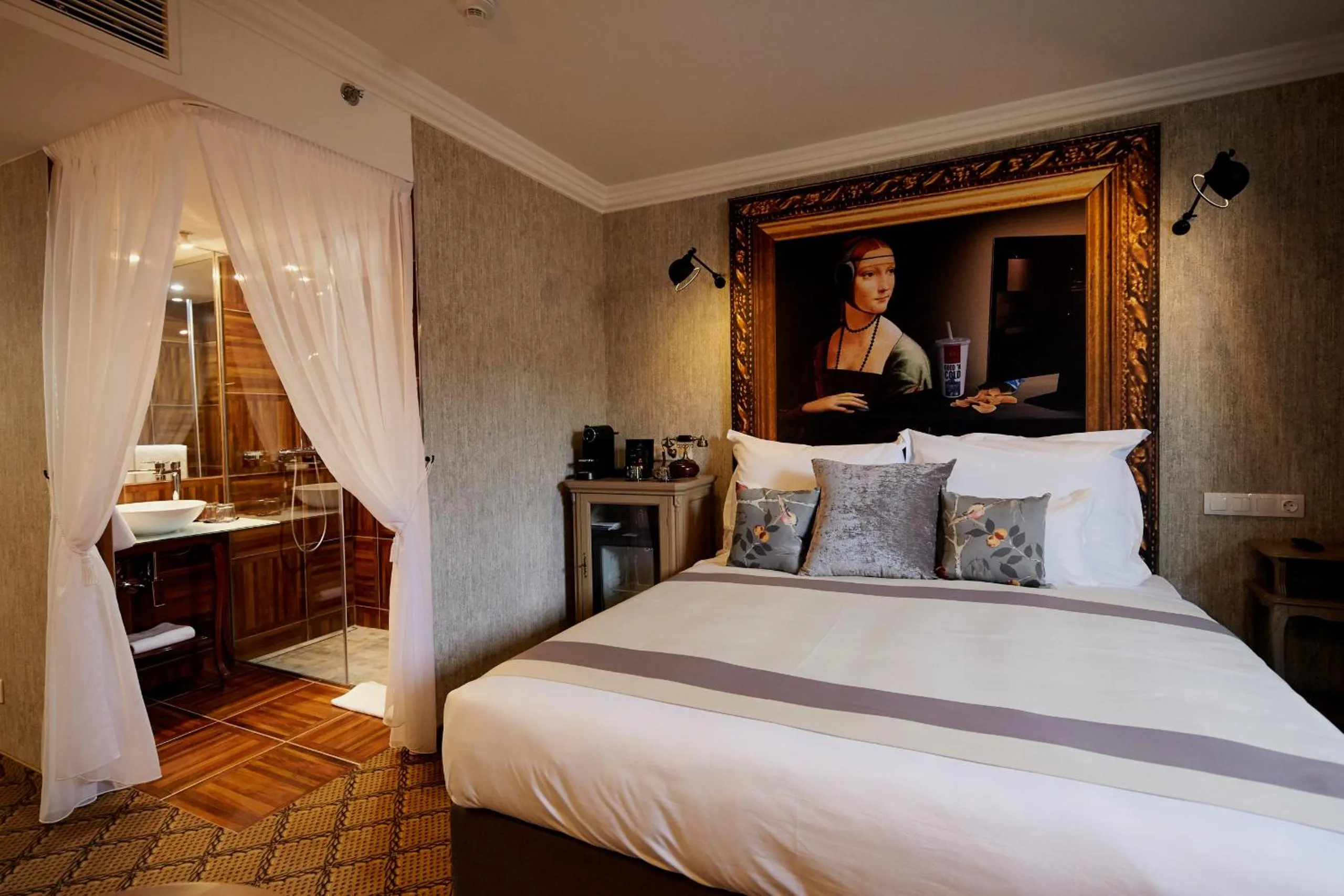 Bed in Mystery Hotel Budapest, Preferred Hotels & Resorts