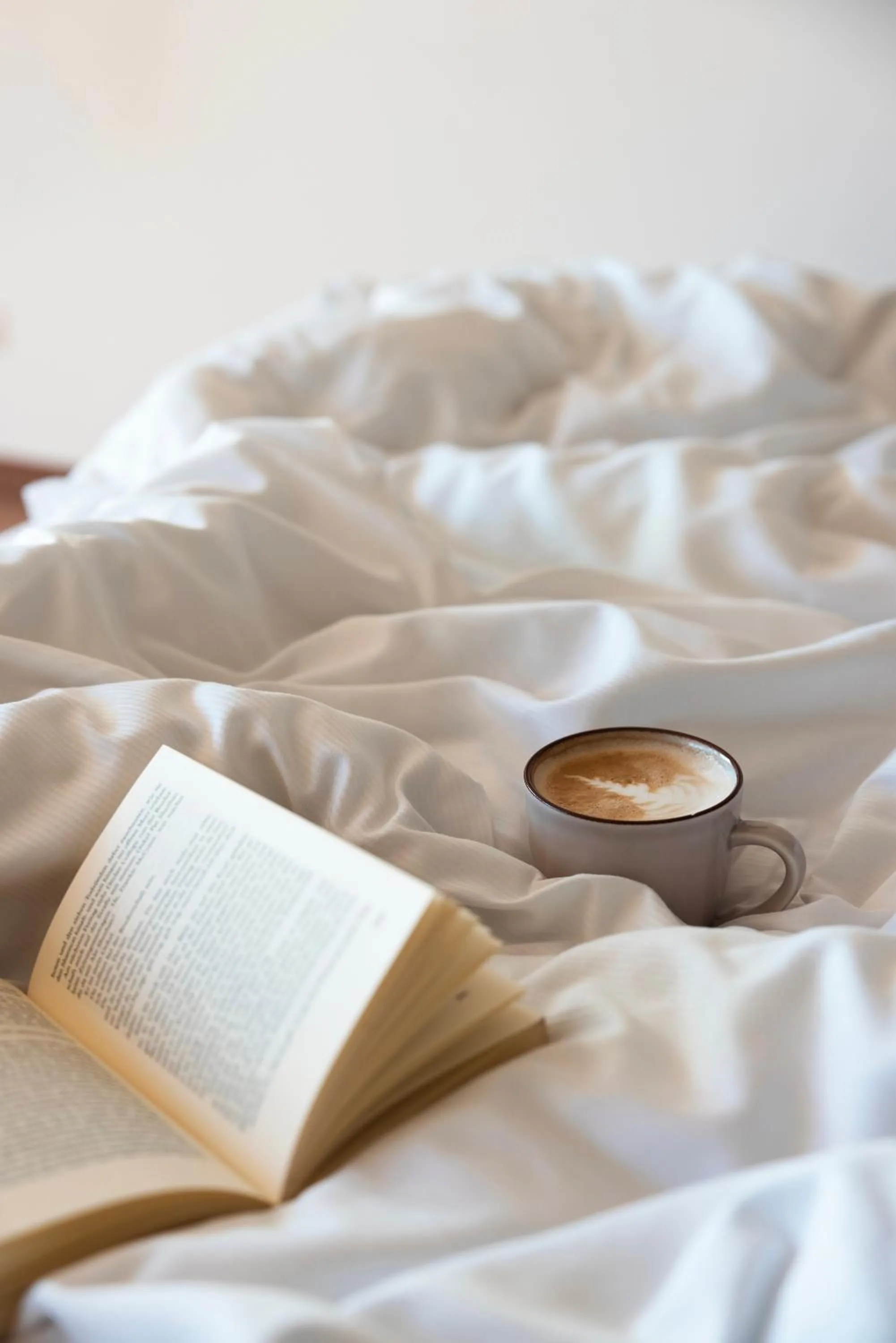 room service, Bed in Der Waldhof