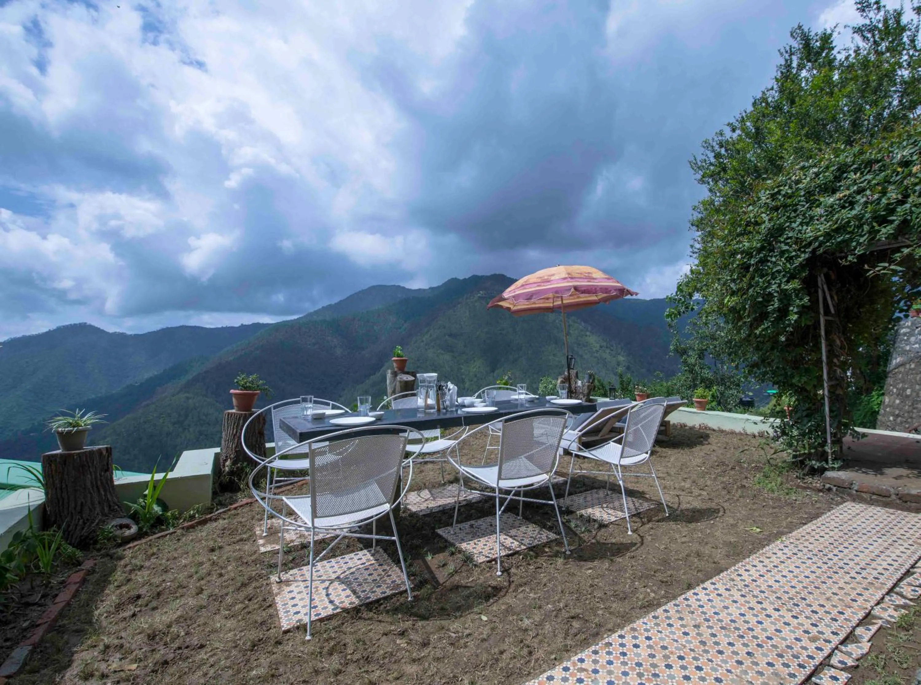 Patio in Seclude Ramgarh Cliff's edge