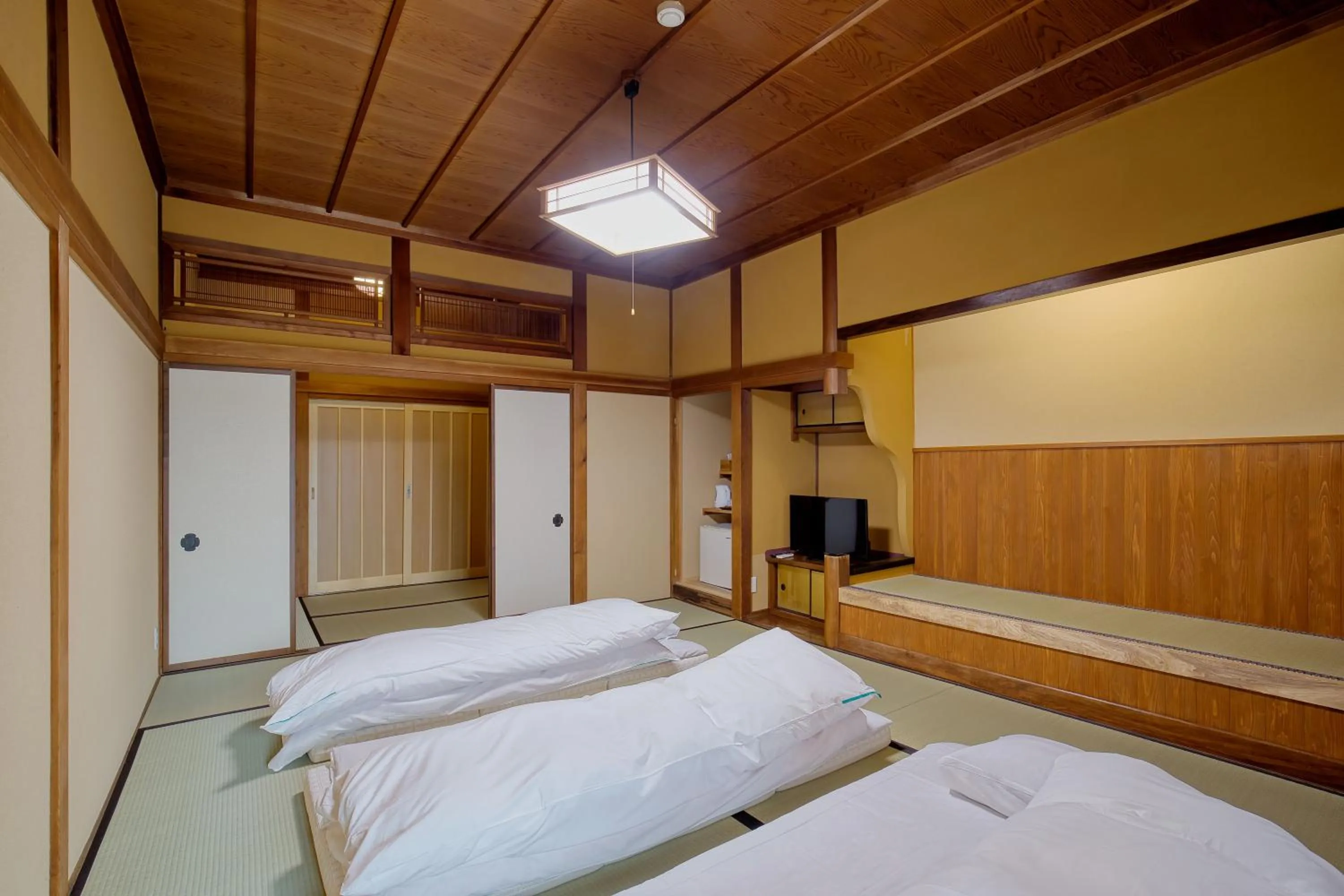 Bed in Katsuzakikan