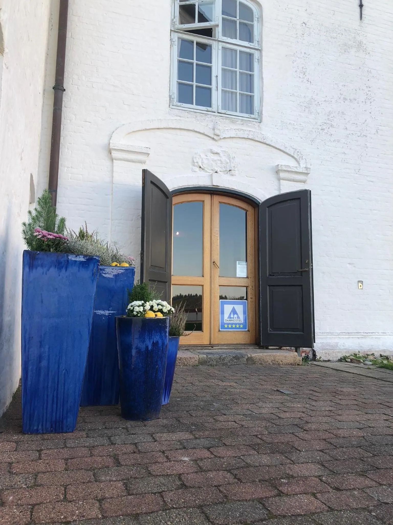 Facade/entrance in Danhostel Vitskøl Kloster
