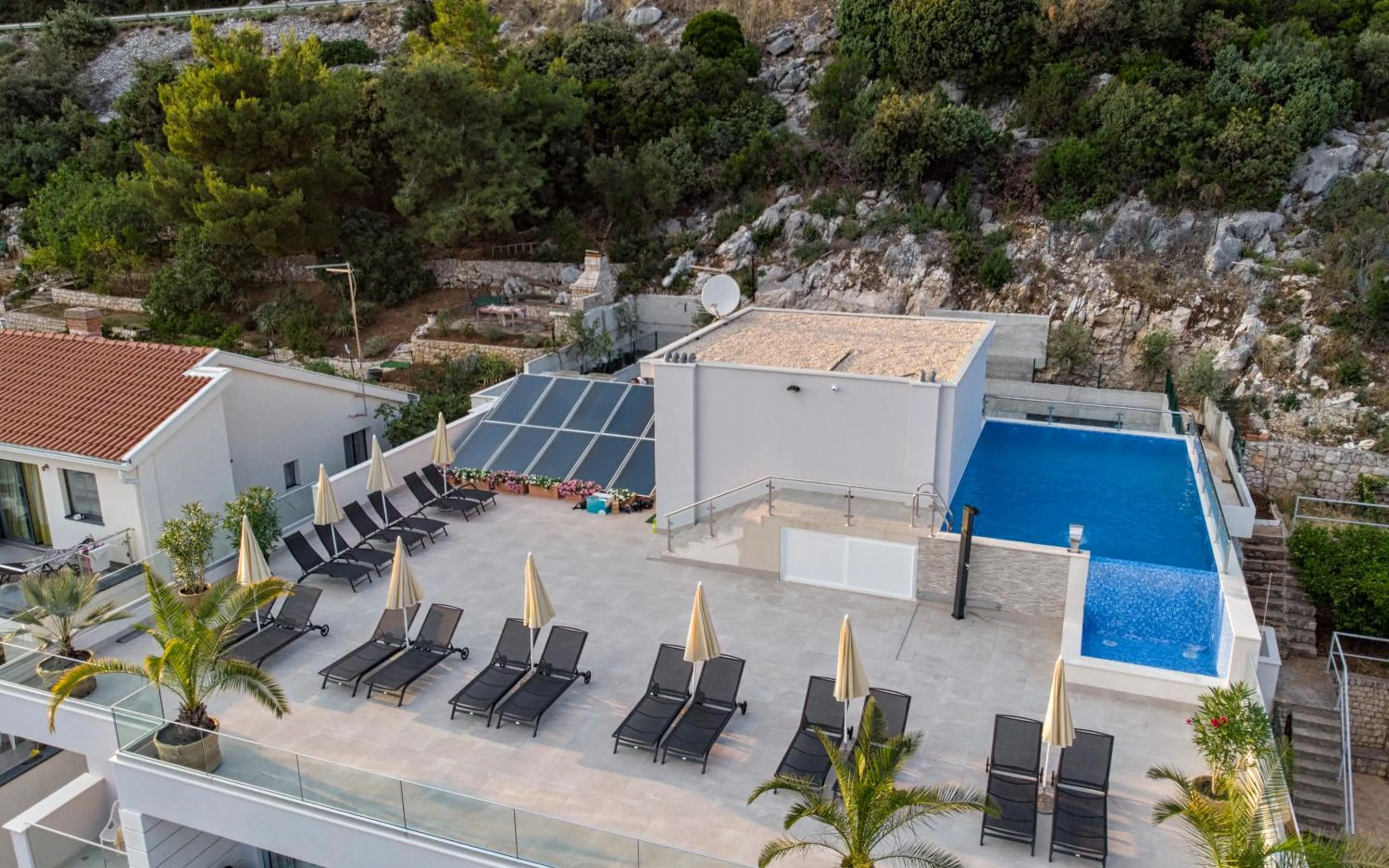 Swimming pool in Hotel Nova