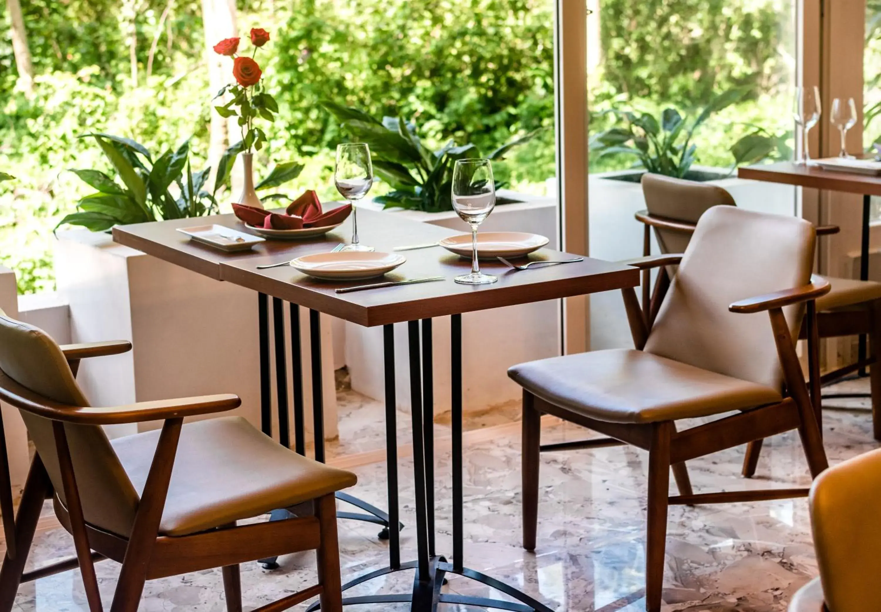 Restaurant/places to eat in Summer Dream Hotel Restaurant/places to eat in Summer Dream Hotel